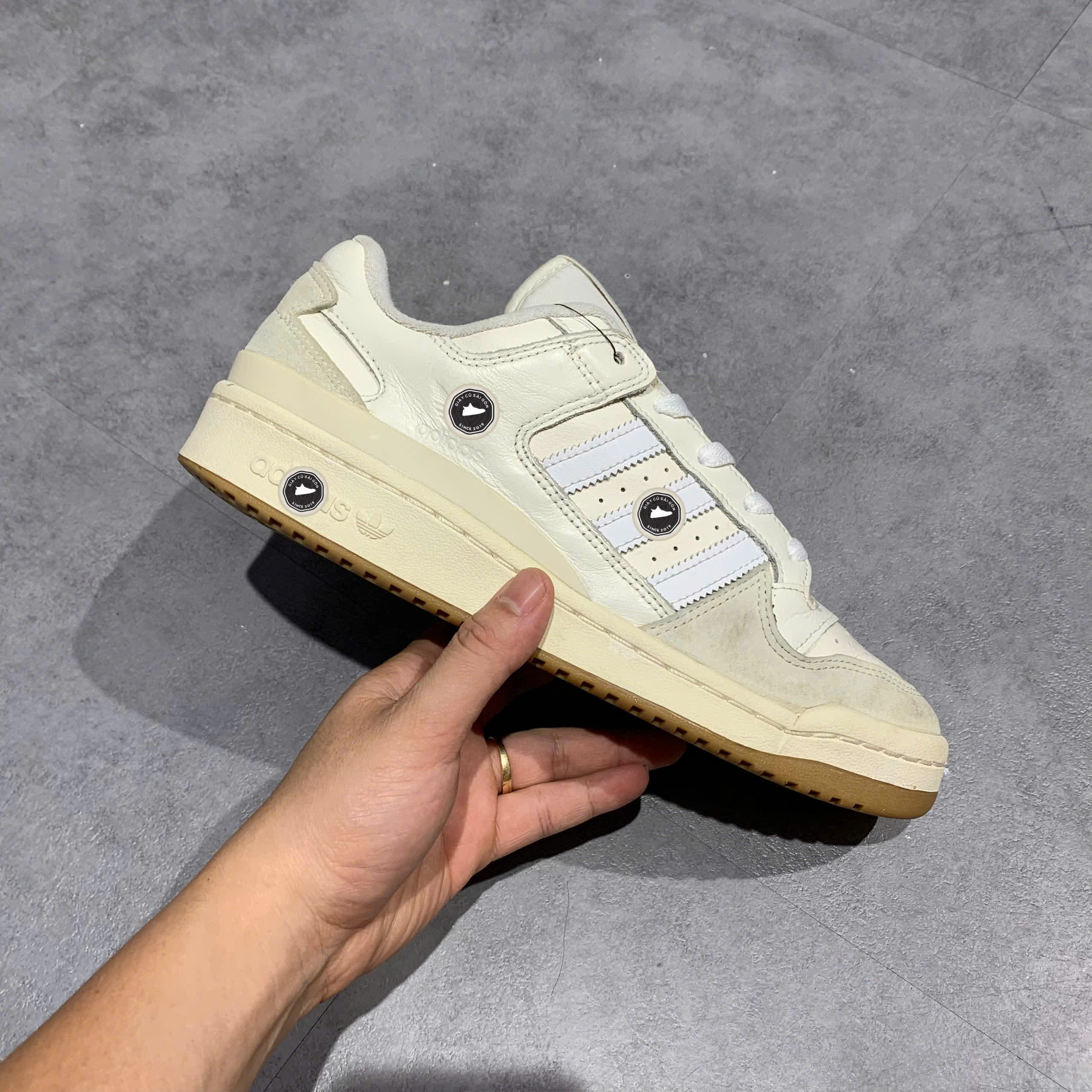 ADIDAS FORUM LOW CL “CHALK WHITE/GUM” ID6858 – GIÀY 2HAND CHÍNH HÃNG PVN19262