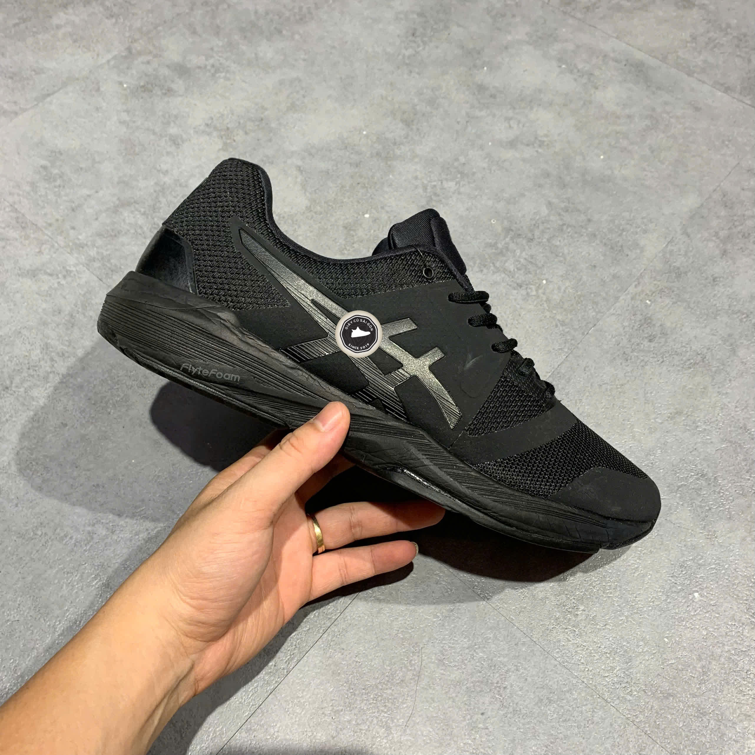 ASICS GEL‑QUEST FF 1031A003 – SIZE 43.5 – GIÀY 2HAND
