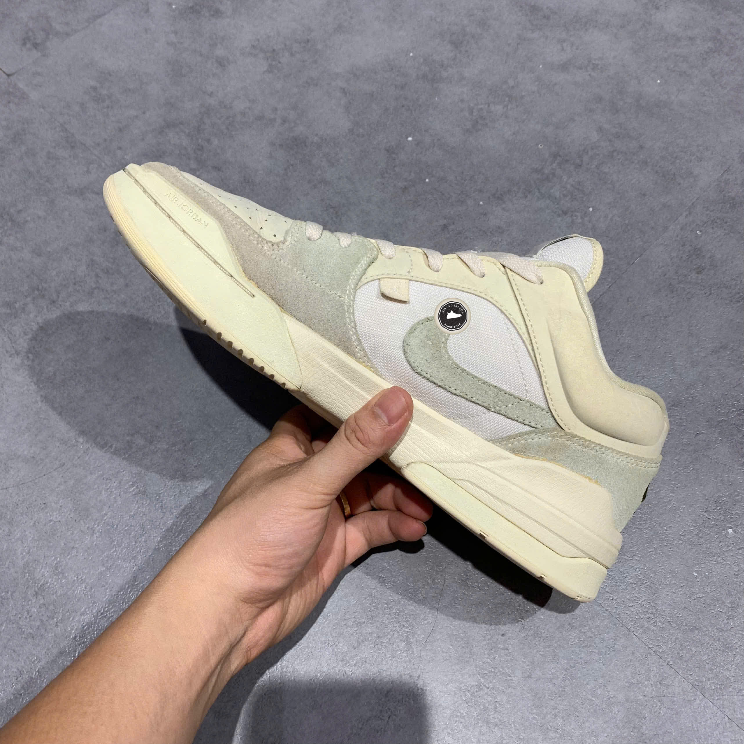 NIKE AIR MAX AP ‘TRIPLE WHITE’ DX4397-110 – SIZE 44 – GIÀY 2HAND