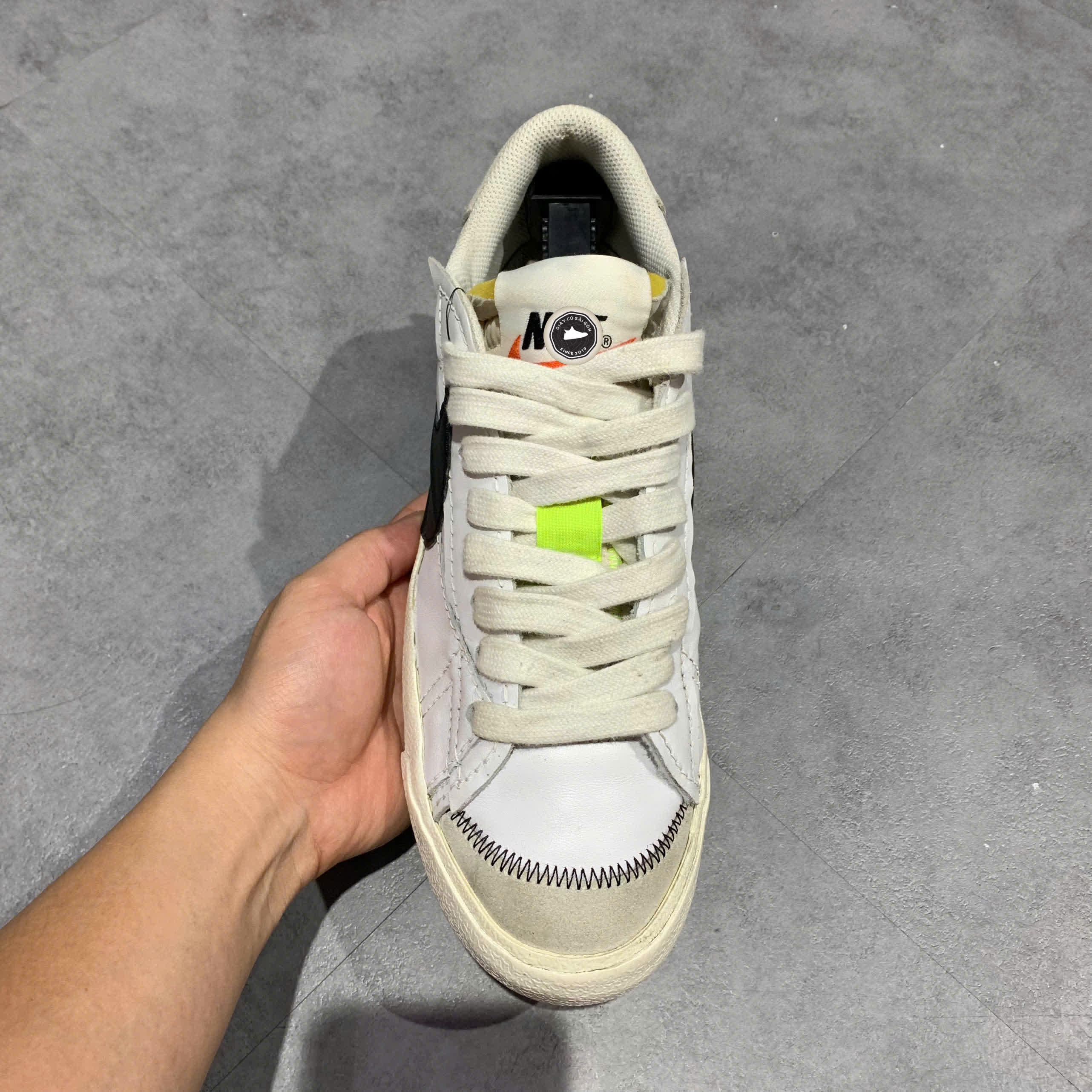 NIKE BLAZER LOW ’77 JUMBO WHITE/WHITE/SAIL/BLACK – SIZE 44 – GIÀY 2HAND