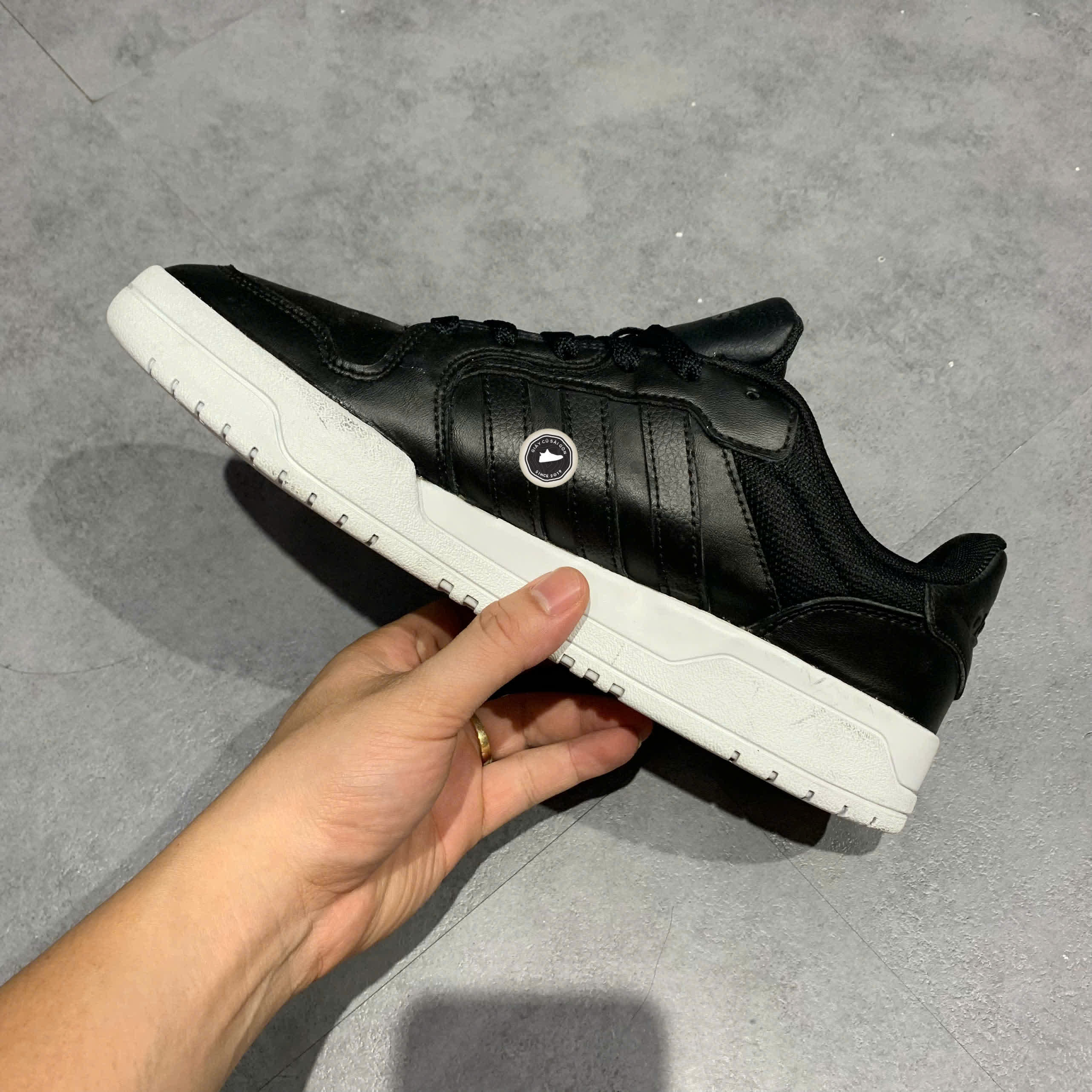 ADIDAS ENTRAP CORE BLACK EH1278 – GIÀY 2HAND CHÍNH HÃNG PVN19387
