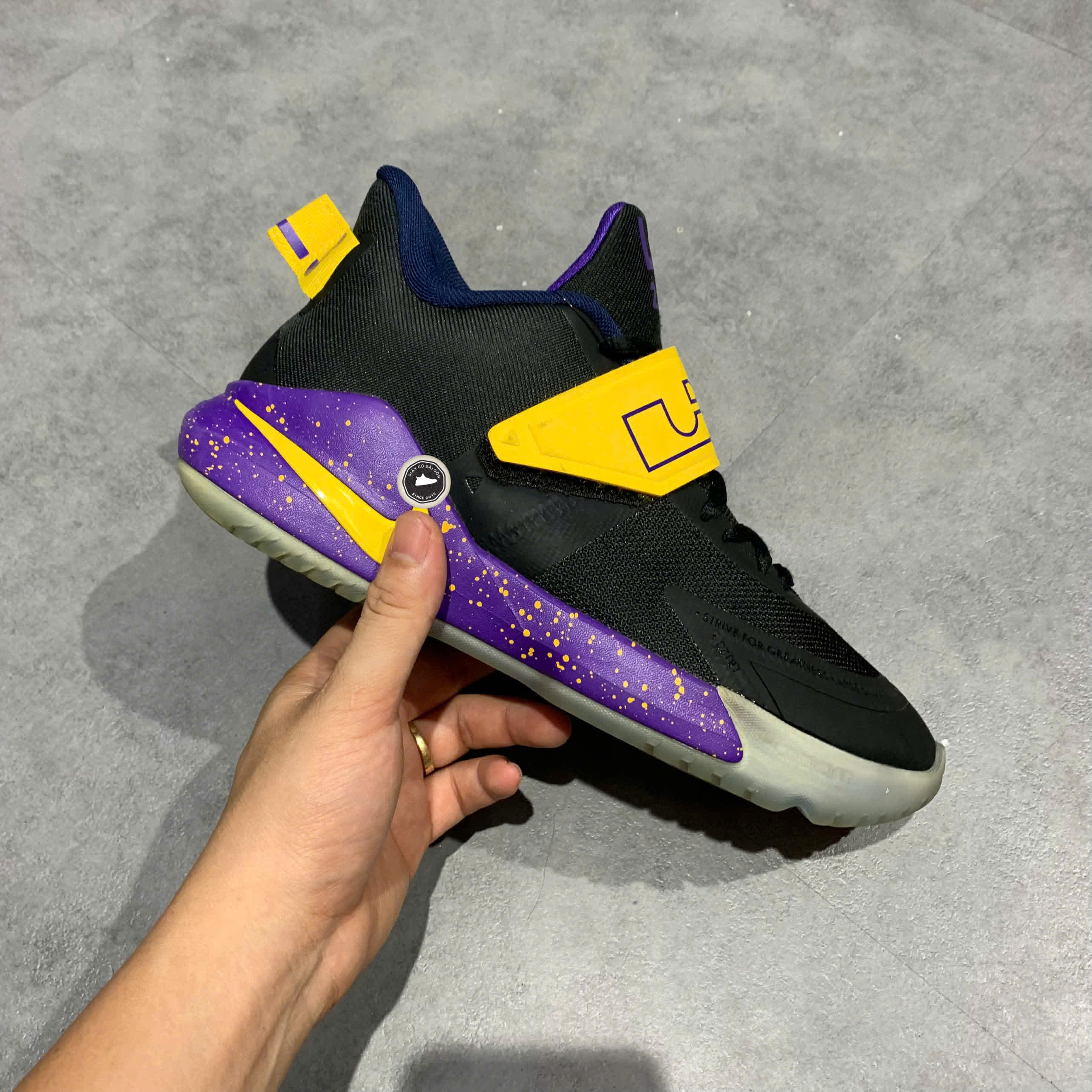NIKE LEBRON AMBASSADOR 12 'LAKERS' BQ5436 003 GIÀY 2HAND CHÍNH HÃNG [PVN19205]