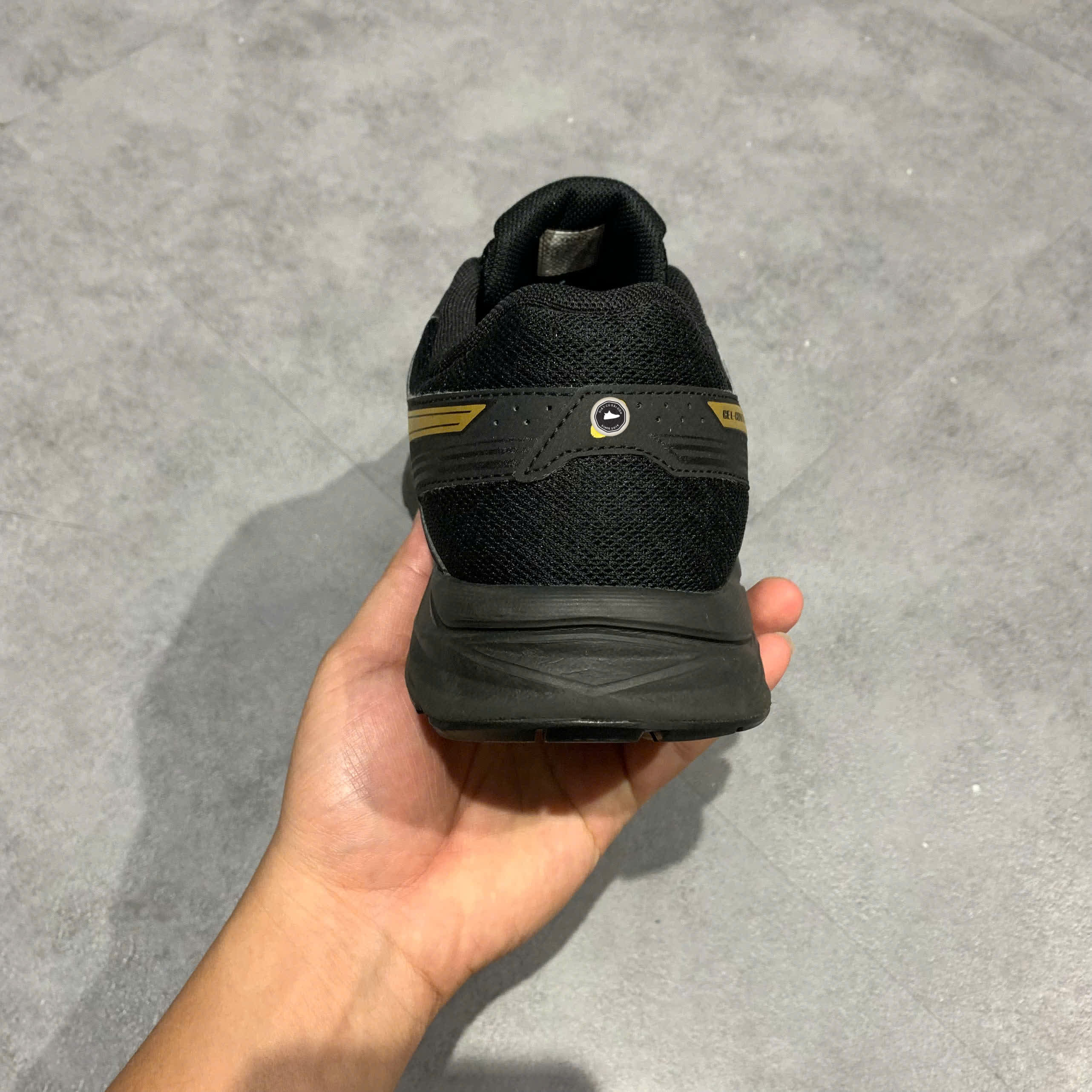 ASICS GEL‑CONTEND 4 'BLACK/GOLD' – T8D4Q‑013 – GIÀY 2HAND CHÍNH HÃNG [PVN19438]