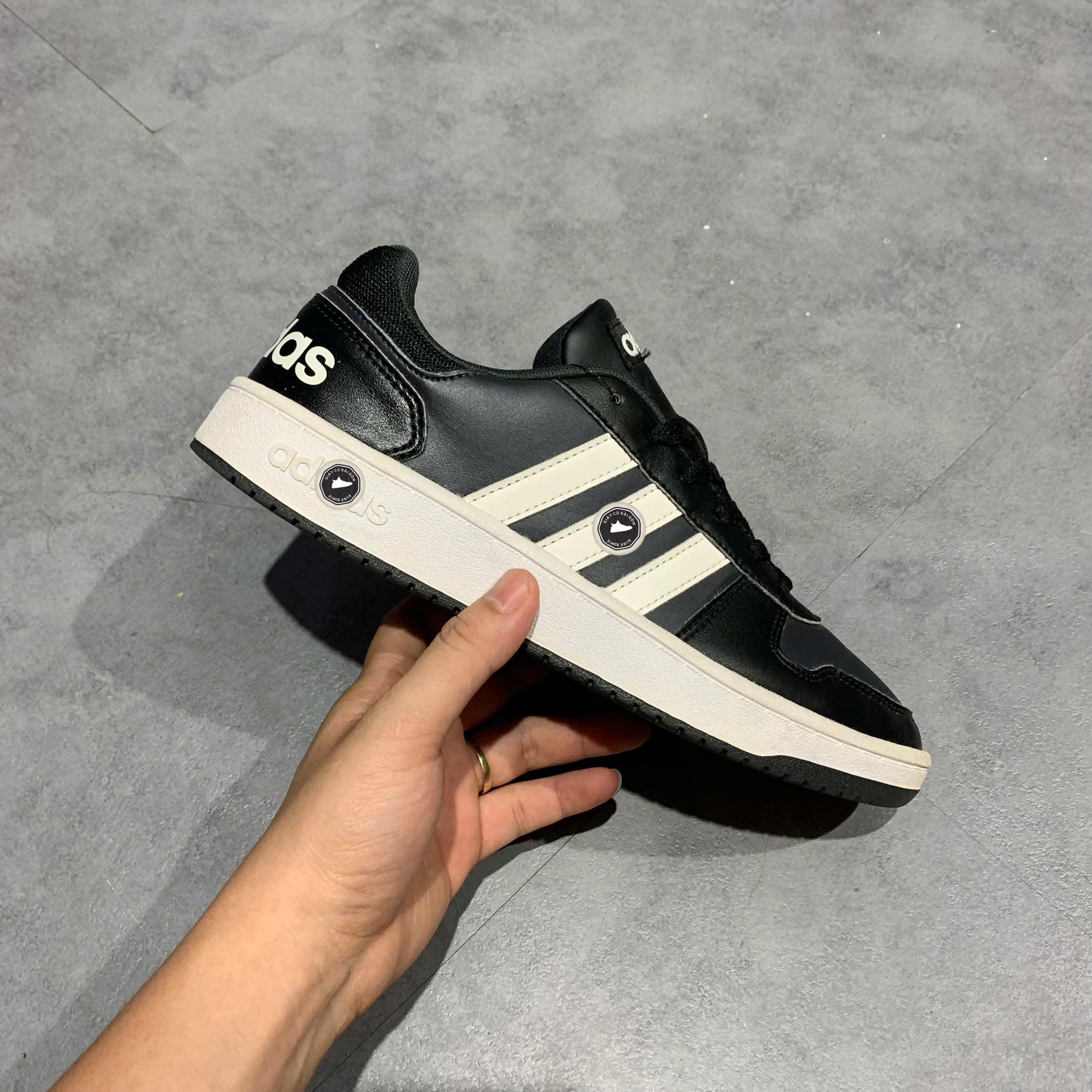 ADIDAS HOOPS 2.0 “CORE BLACK CARBON” B44699 – GIÀY 2HAND CHÍNH HÃNG PVN19262