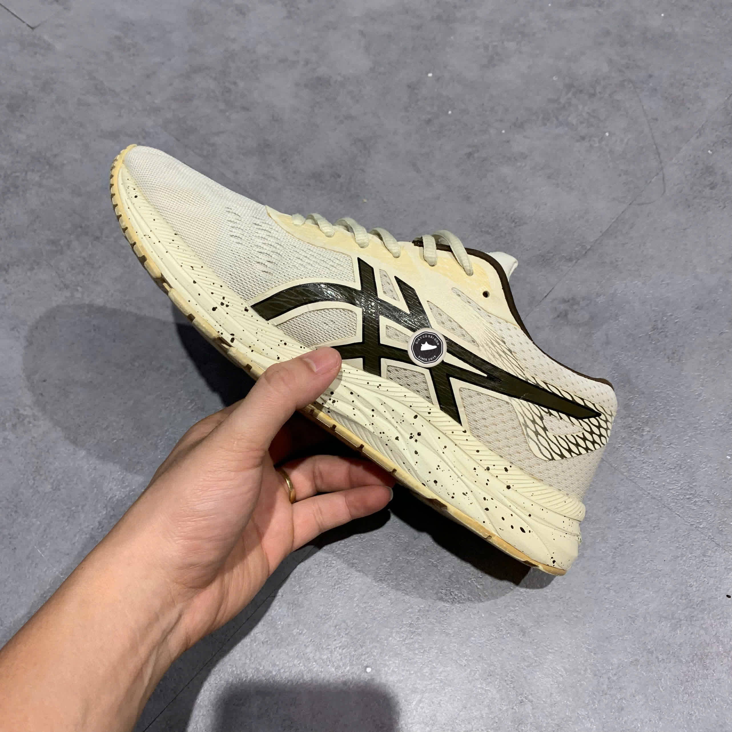 ASICS GEL‑EXCITE 6 WHITE/BLACK – 1011A616 – GIÀY 2HAND CHÍNH HÃNG [PVN19418]