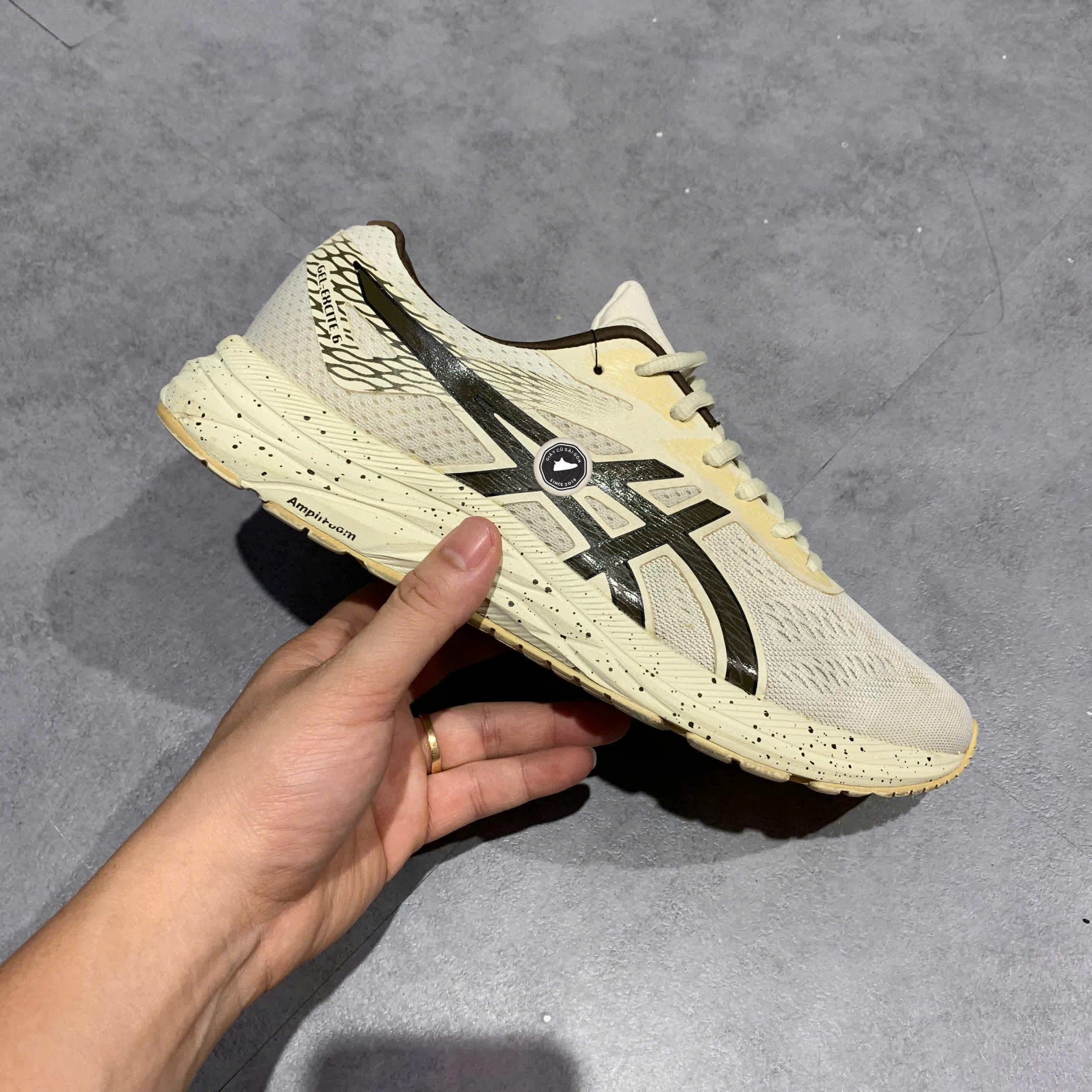 ASICS GEL‑EXCITE 6 WHITE/BLACK – 1011A616 – GIÀY 2HAND CHÍNH HÃNG [PVN19418]