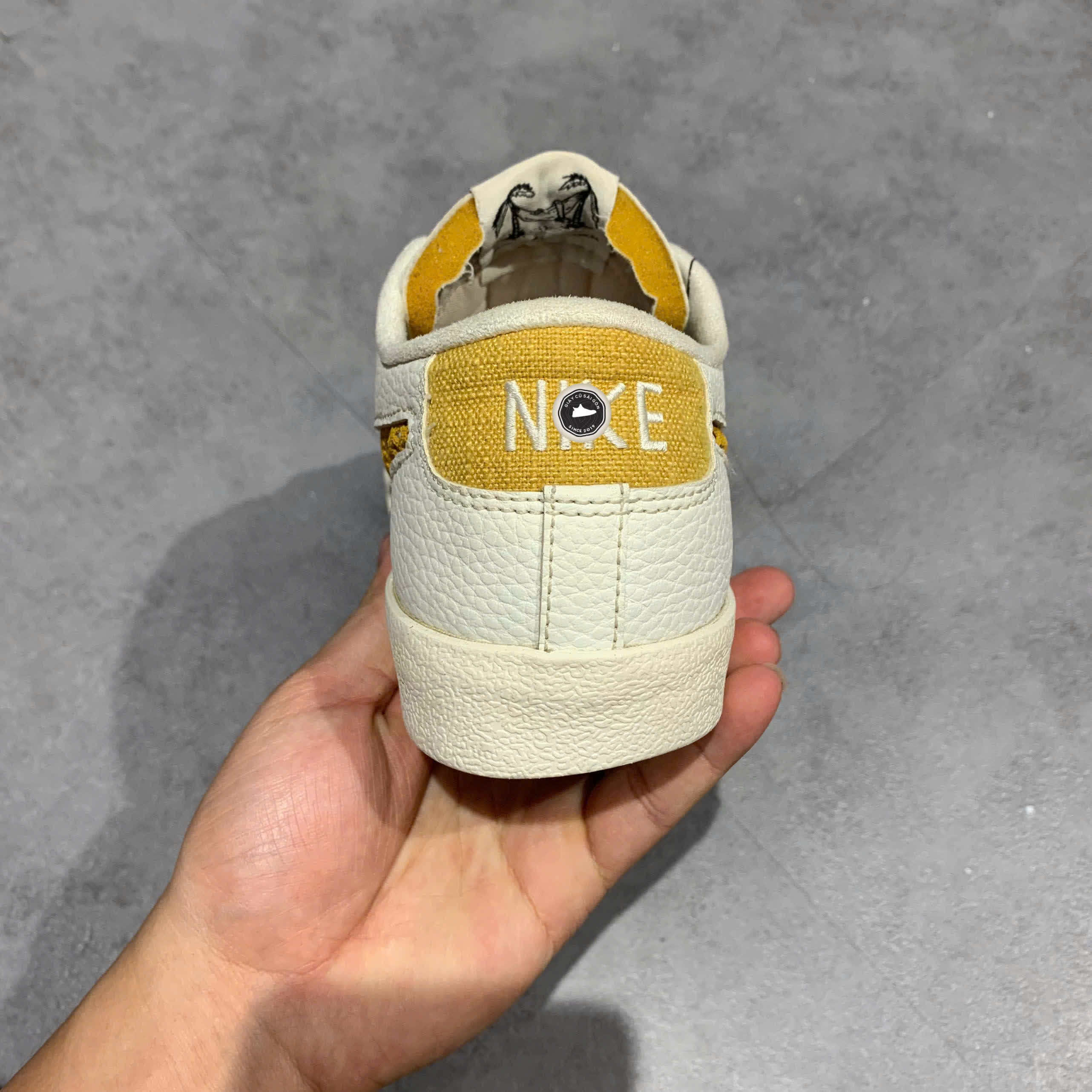 NIKE BLAZER LOW ’77 SE NEXT NATURE “SUN CLUB” – DM0210‑100 – GIÀY 2HAND CHÍNH HÃNG [PVN194?]