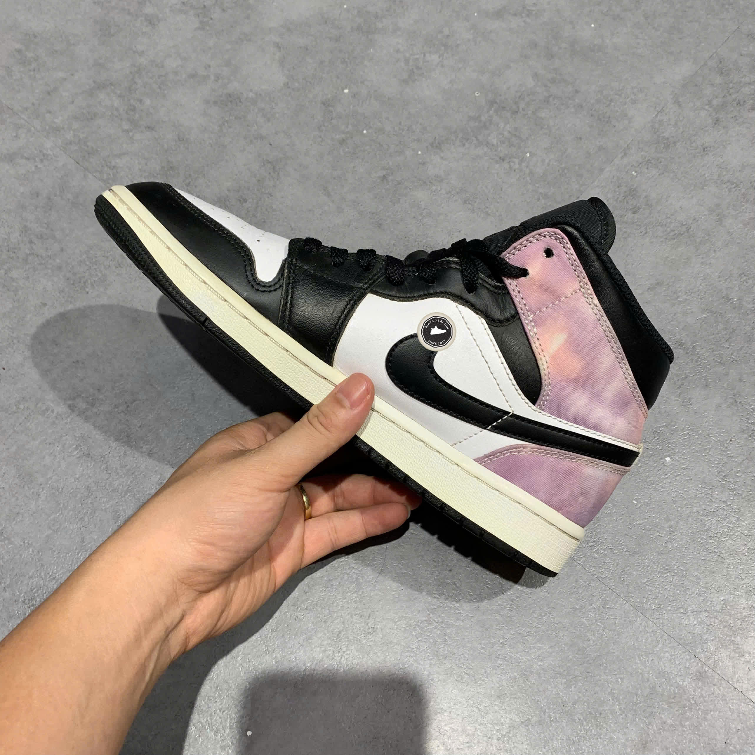NIKE AIR JORDAN 1 MID SE ZEN MASTER – DM1200 001 SIZE 41 – GIÀY 2HAND CHÍNH HÃNG