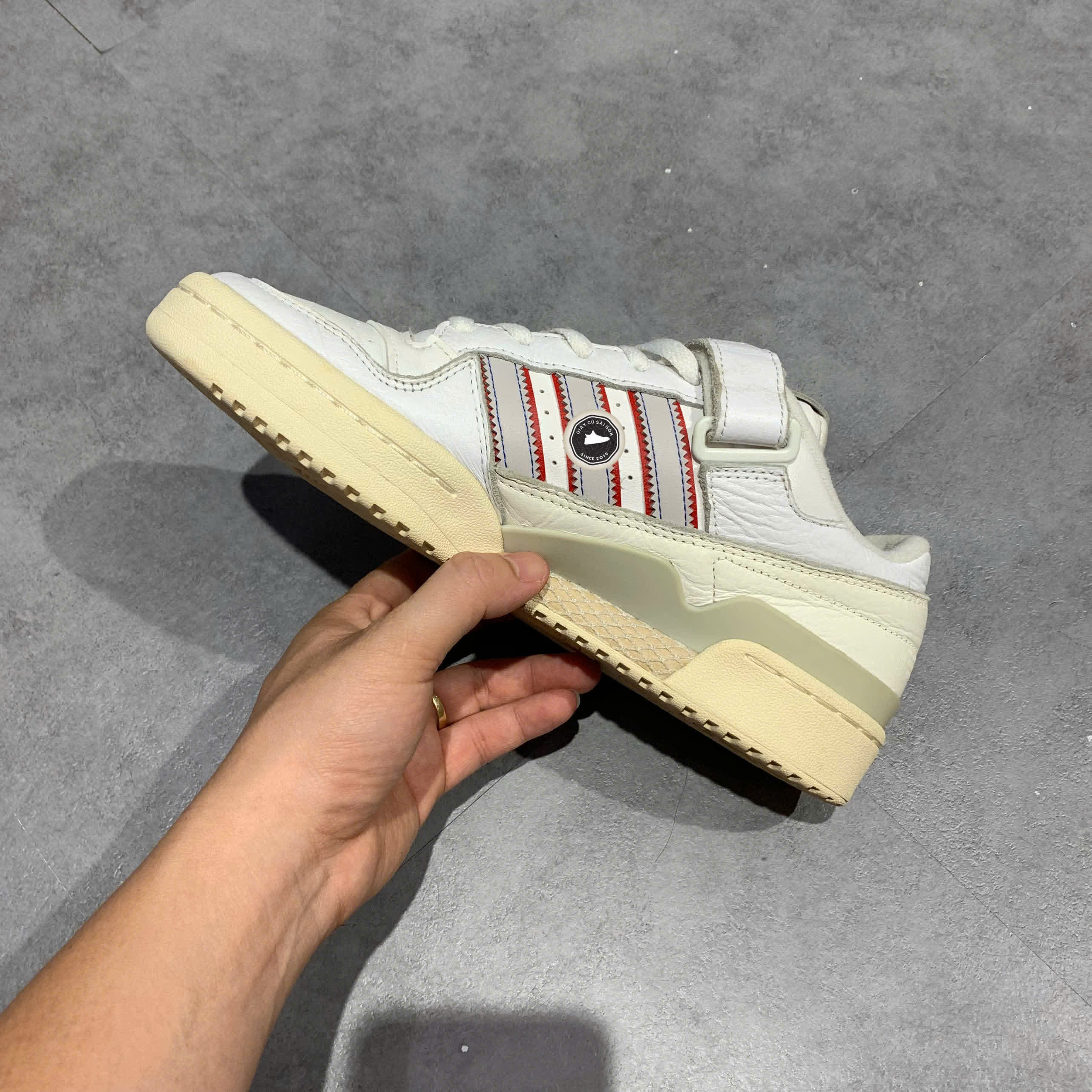 ADIDAS FORUM LOW “WHITE GREY RED” H03424 – GIÀY 2HAND CHÍNH HÃNG PVN19492