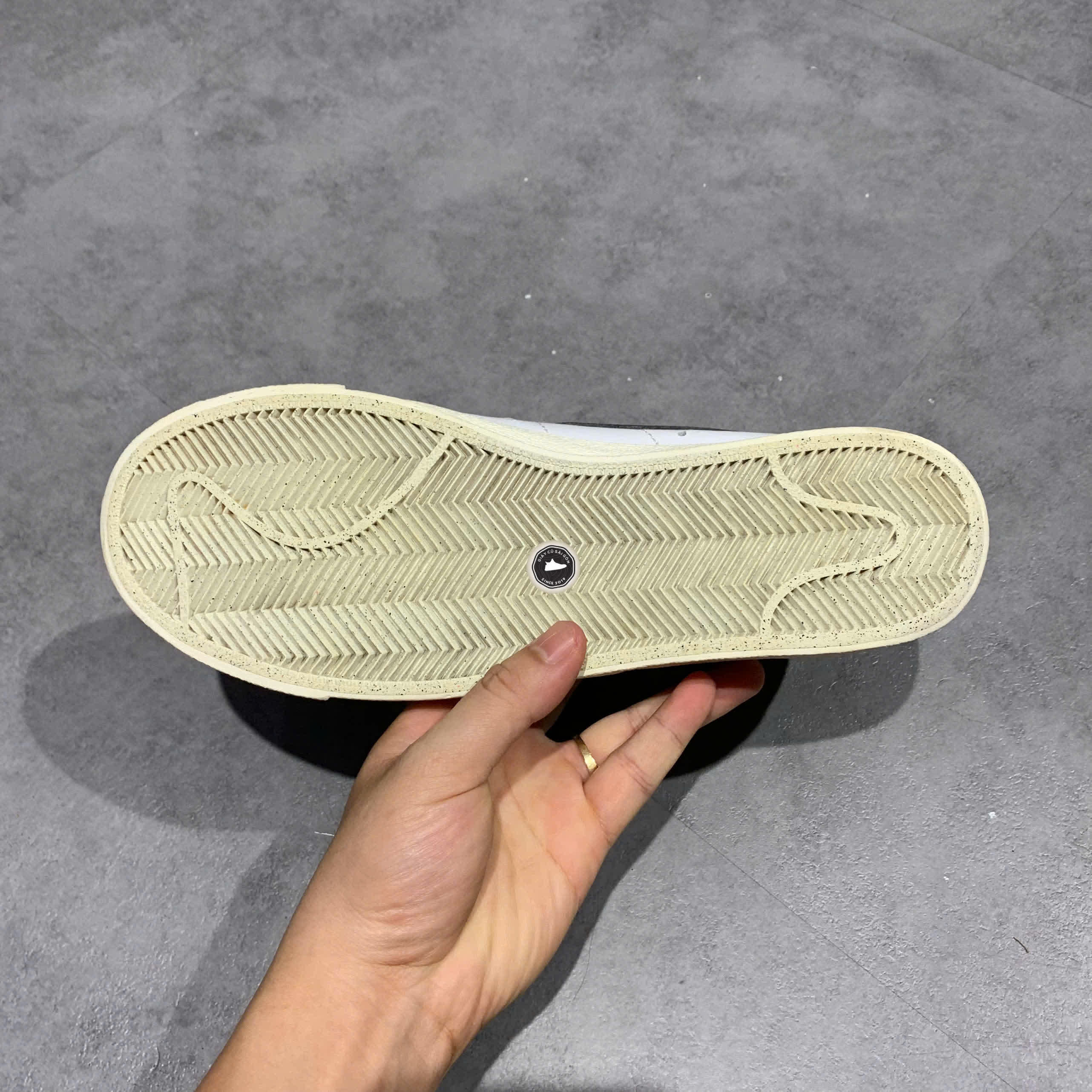 NIKE BLAZER LOW ’77 VINTAGE WHITE BLACK SAIL DA6364 101 – GIÀY 2HAND CHÍNH HÃNG PVN19439
