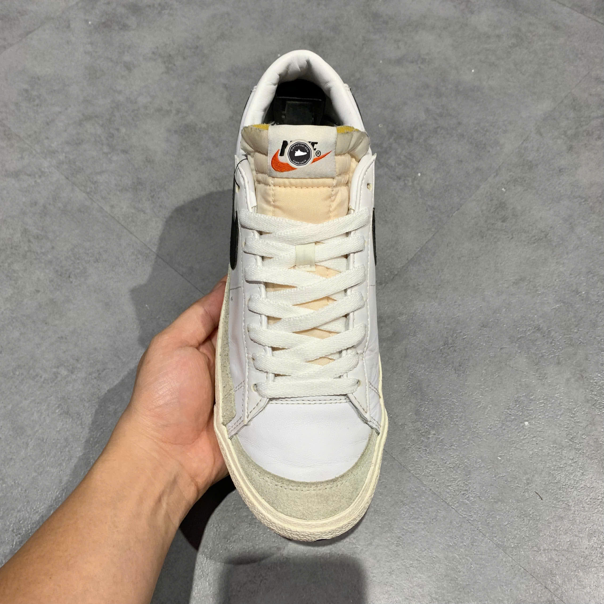 NIKE BLAZER LOW ’77 VINTAGE WHITE BLACK SAIL DA6364 101 – GIÀY 2HAND CHÍNH HÃNG PVN19439