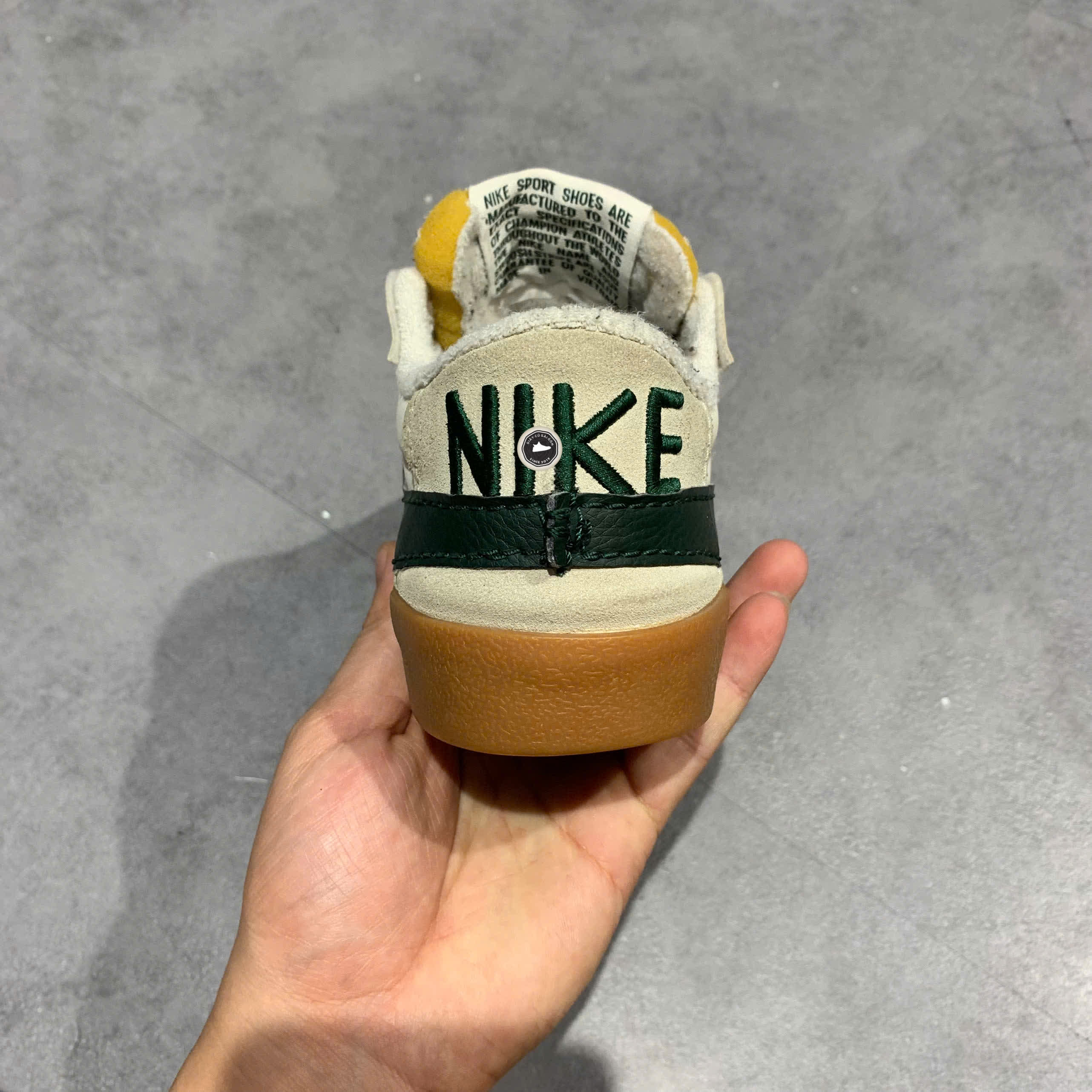 NIKE BLAZER LOW ’77 JUMBO ‘SAIL PRO GREEN GUM’ – DR9865 101 SIZE 40.5 – GIÀY 2HAND CHÍNH HÃNG