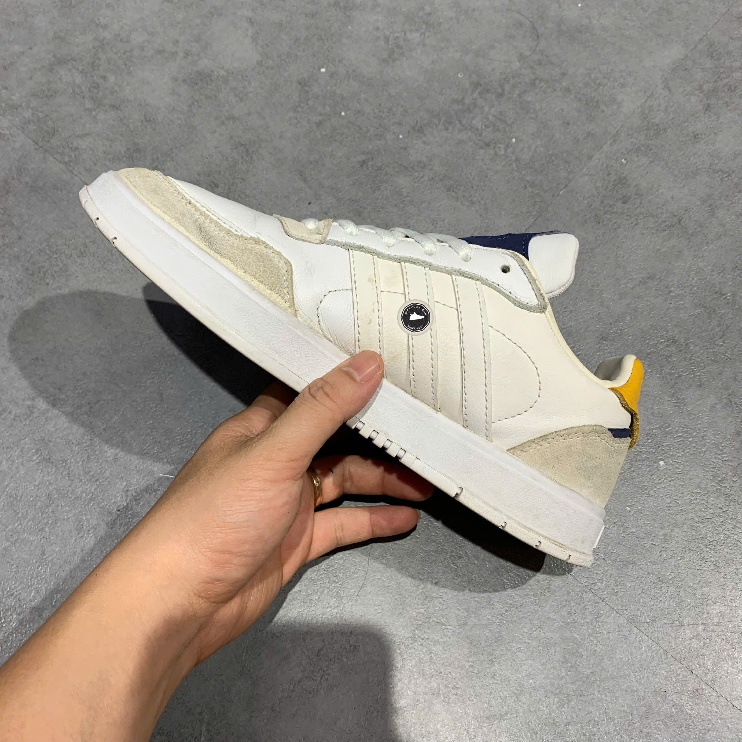 ADIDAS NEO COURTMASTER – FY8046 SIZE 40 – GIÀY 2HAND CHÍNH HÀNG