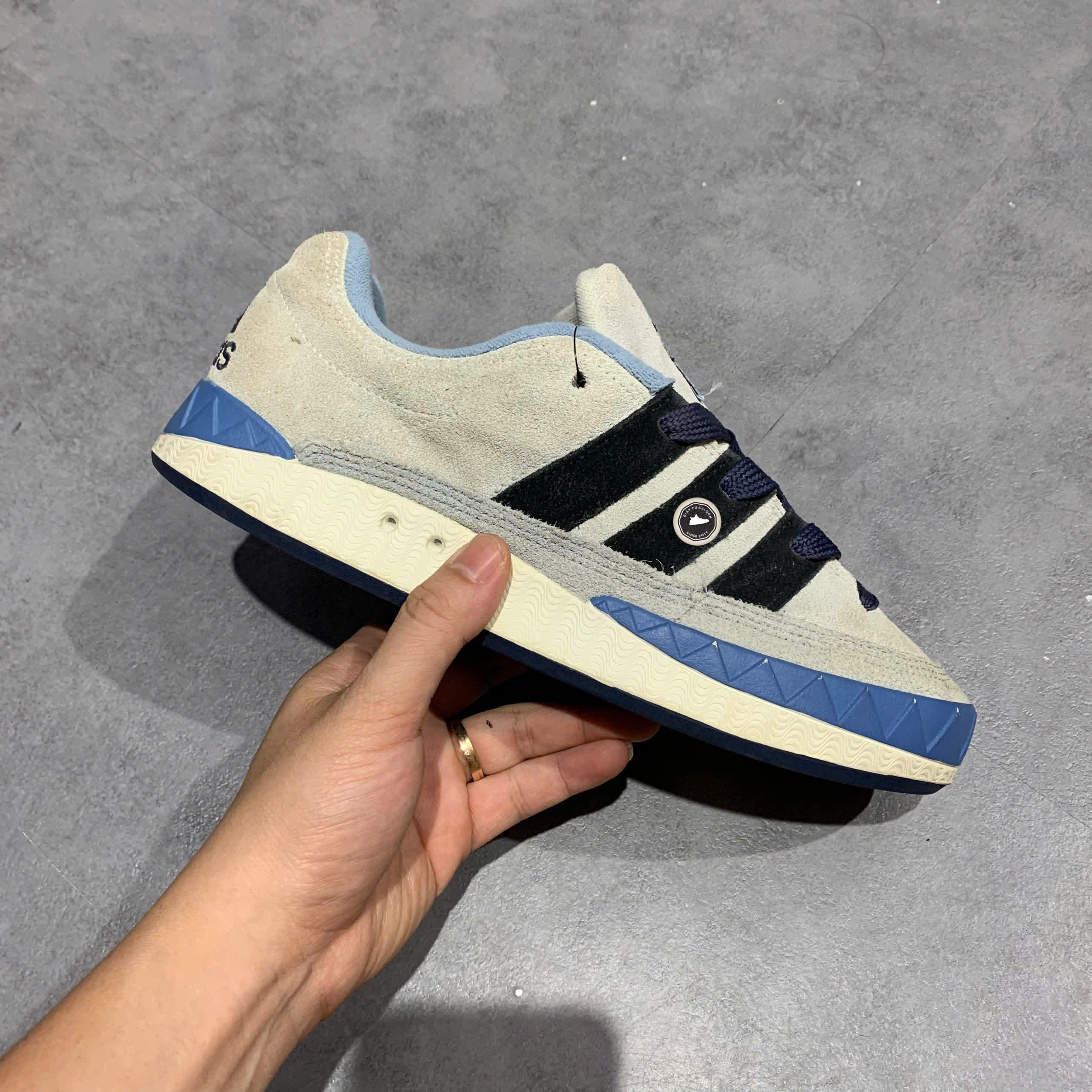 ADIDAS WOMEN CAMPUS ‘WHITE CHALK/GUM’ IG6006 – SIZE 40 2/3 GIÀY 2HAND CHÍNH HÃNG [PVN19166]