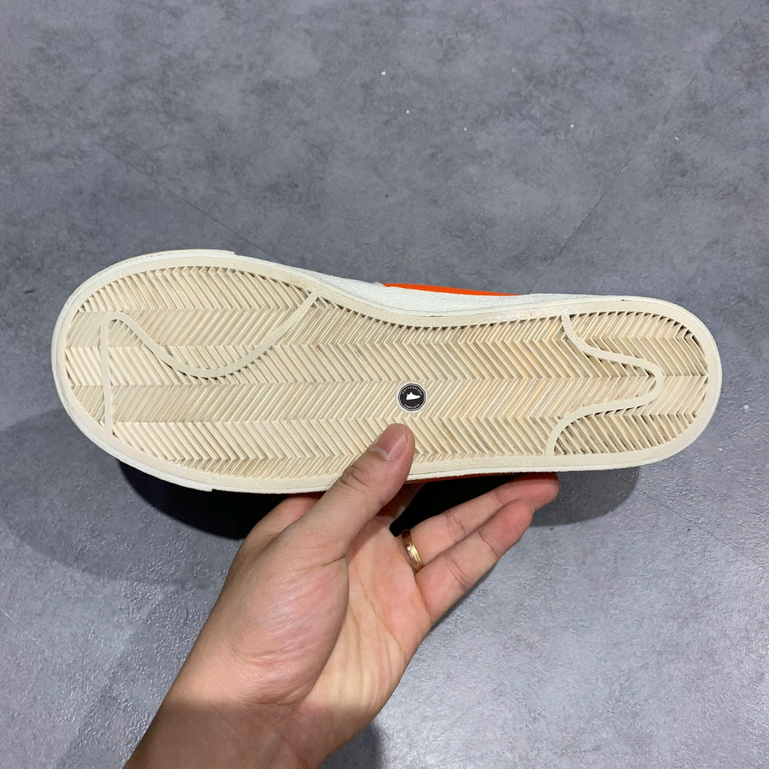 NIKE BLAZER LOW ’77 JUMBO “WHITE SAIL – DEEP ROYAL BLUE – SAFETY ORANGE” – DV9122 181 SIZE 40.5 – GIÀY 2HAND CHÍNH HÃNG