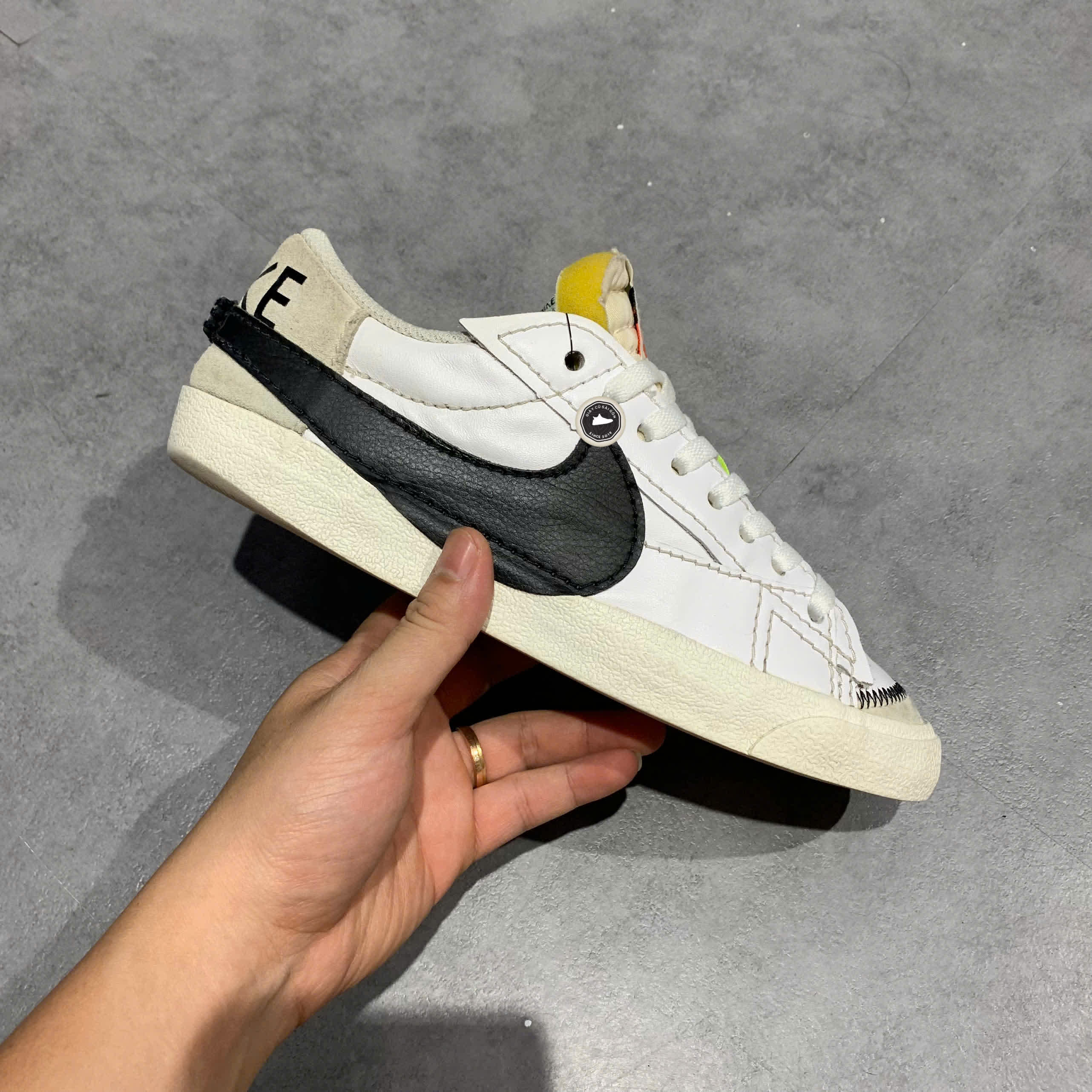 NIKE BLAZER LOW ’77 JUMBO – DN2158 101 SIZE 40 – GIÀY 2HAND CHÍNH HÃNG