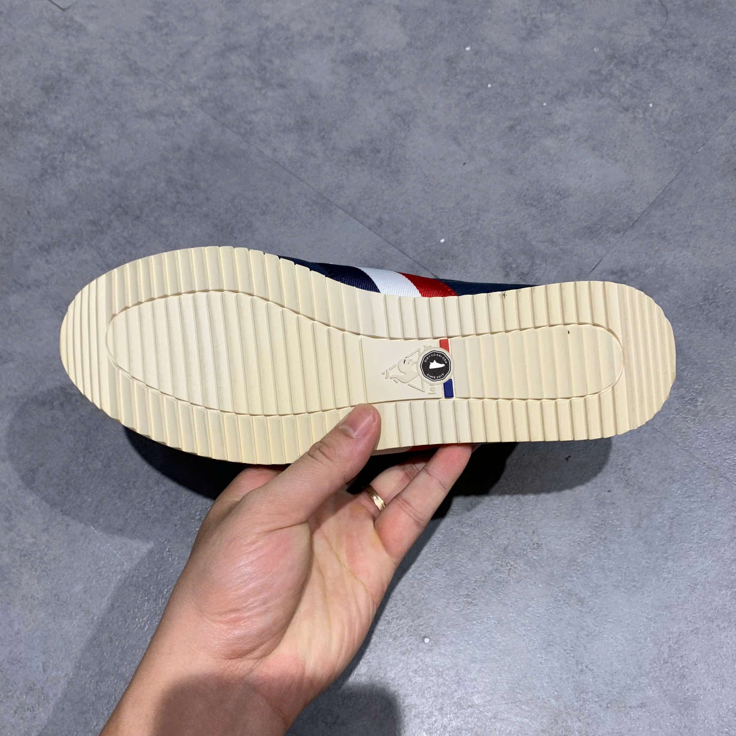 LE COQ SPORTIF COURTCLASSIC LOGO EMBROIDERED SIZE 40 2/3 GIÀY 2HAND CHÍNH HÃNG [PVN19333]