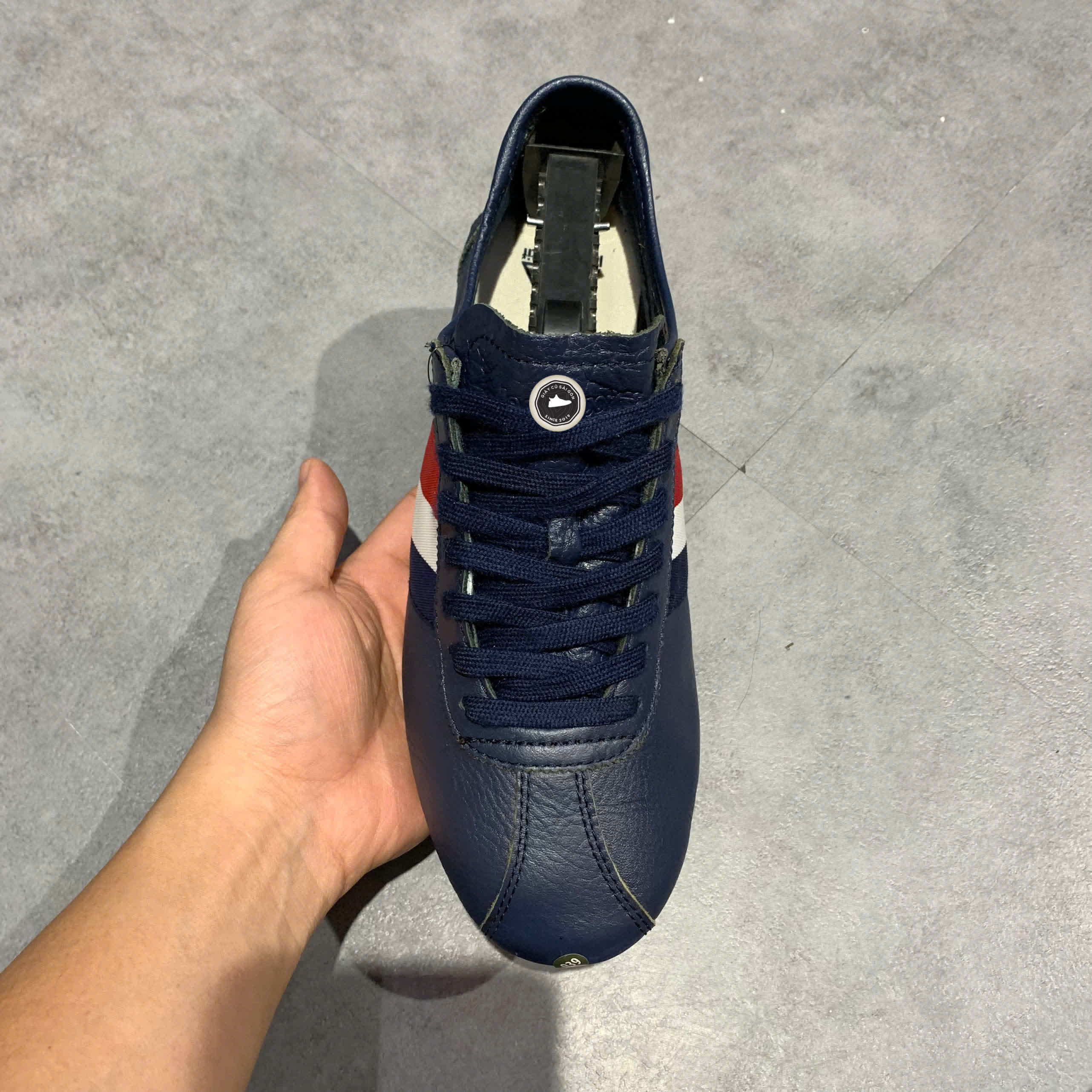 LE COQ SPORTIF COURTCLASSIC LOGO EMBROIDERED SIZE 40 2/3 GIÀY 2HAND CHÍNH HÃNG [PVN19333]