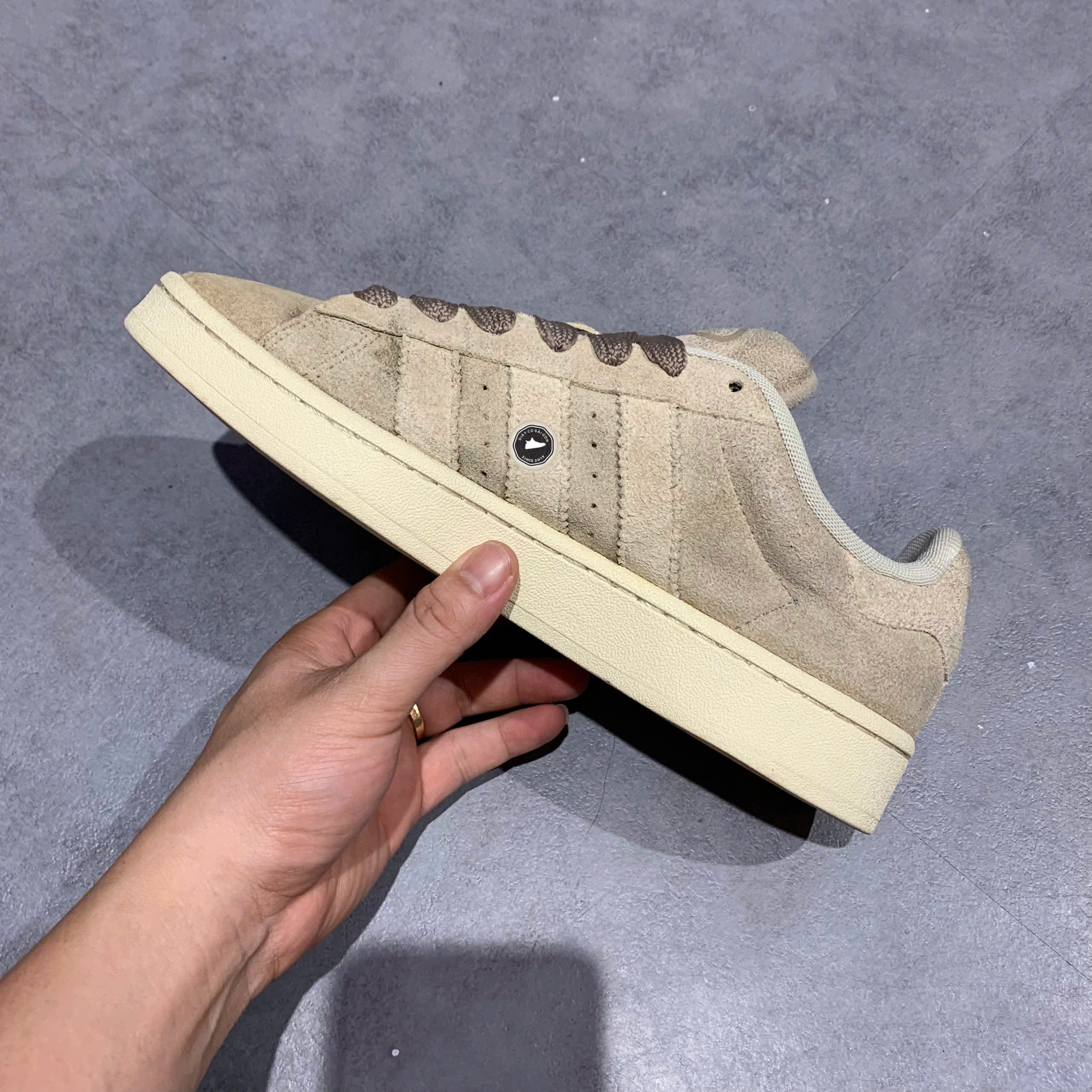 ADIDAS WOMEN CAMPUS 00s IG5995 SIZE 40 2/3 – GIÀY 2HAND CHÍNH HÃNG.