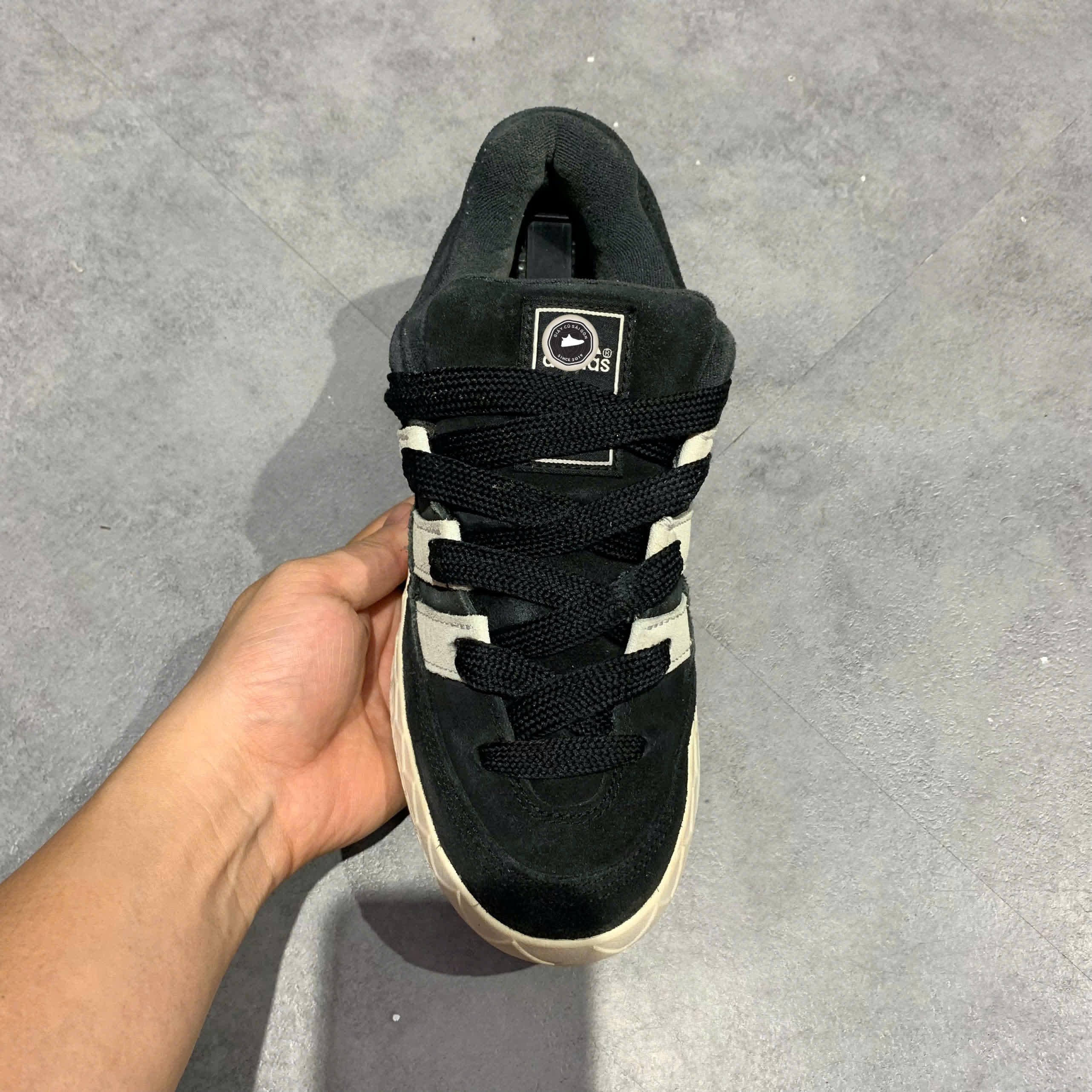 ADIDAS ADIMATIC ‘CORE BLACK / CRYSTAL WHITE’ – ID8265 – SIZE 40 – GIÀY 2HAND CHÍNH HÃNG