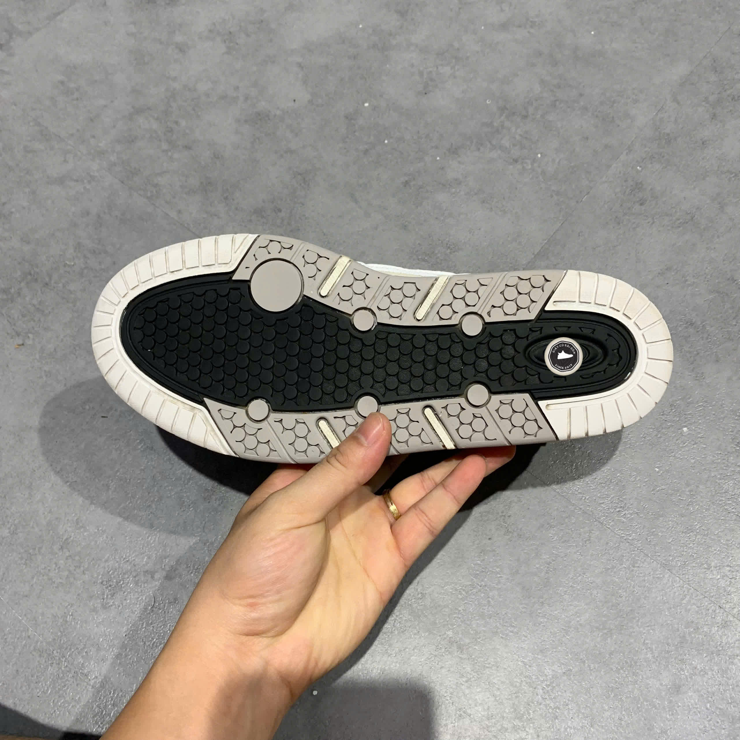 ADIDAS ADI2000 GV9544 – GIÀY 2HAND CHÍNH HÃNG [PVN19293]