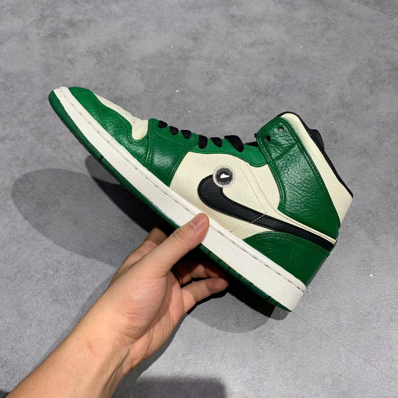 NIKE AIR JORDAN MID PINE GREEN 852542-301 SIZE 43 GIÀY 2HAND CHÍNH HÃNG PVN19766