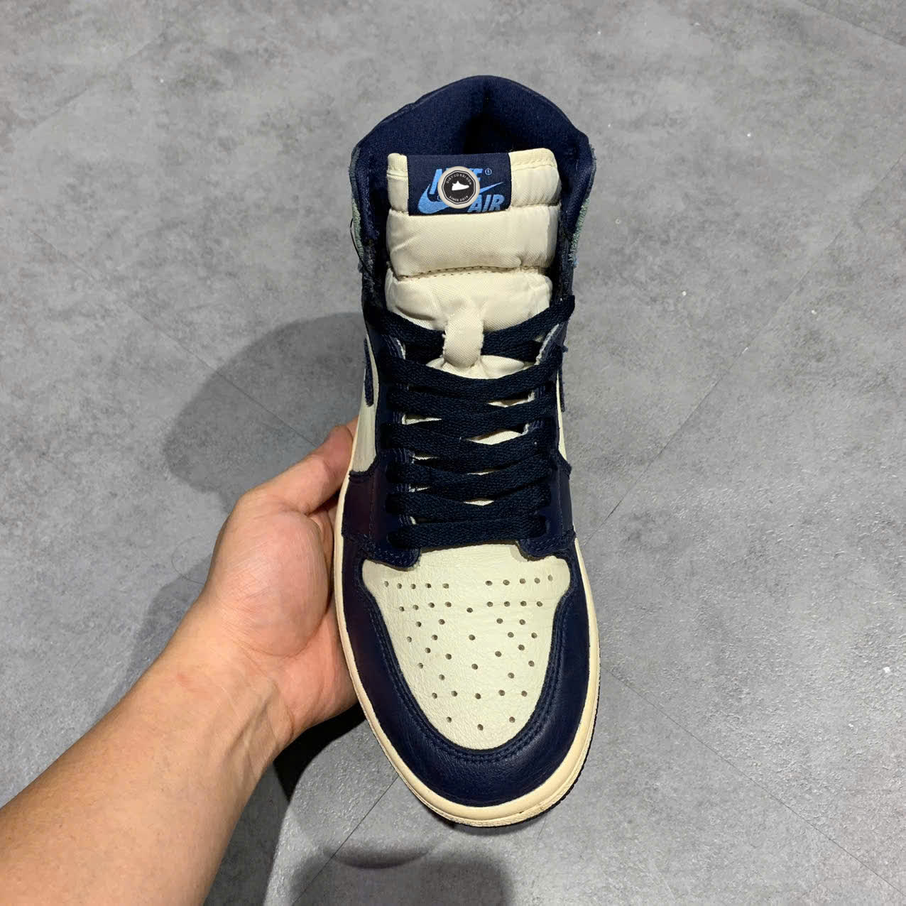 AIR JORDAN 1 RETRO HIGH OG “OBSIDIAN UNIVERSITY BLUE” 555088-140 SIZE 40.5 GIÀY 2HAND CHÍNH HÃNG PVN19837