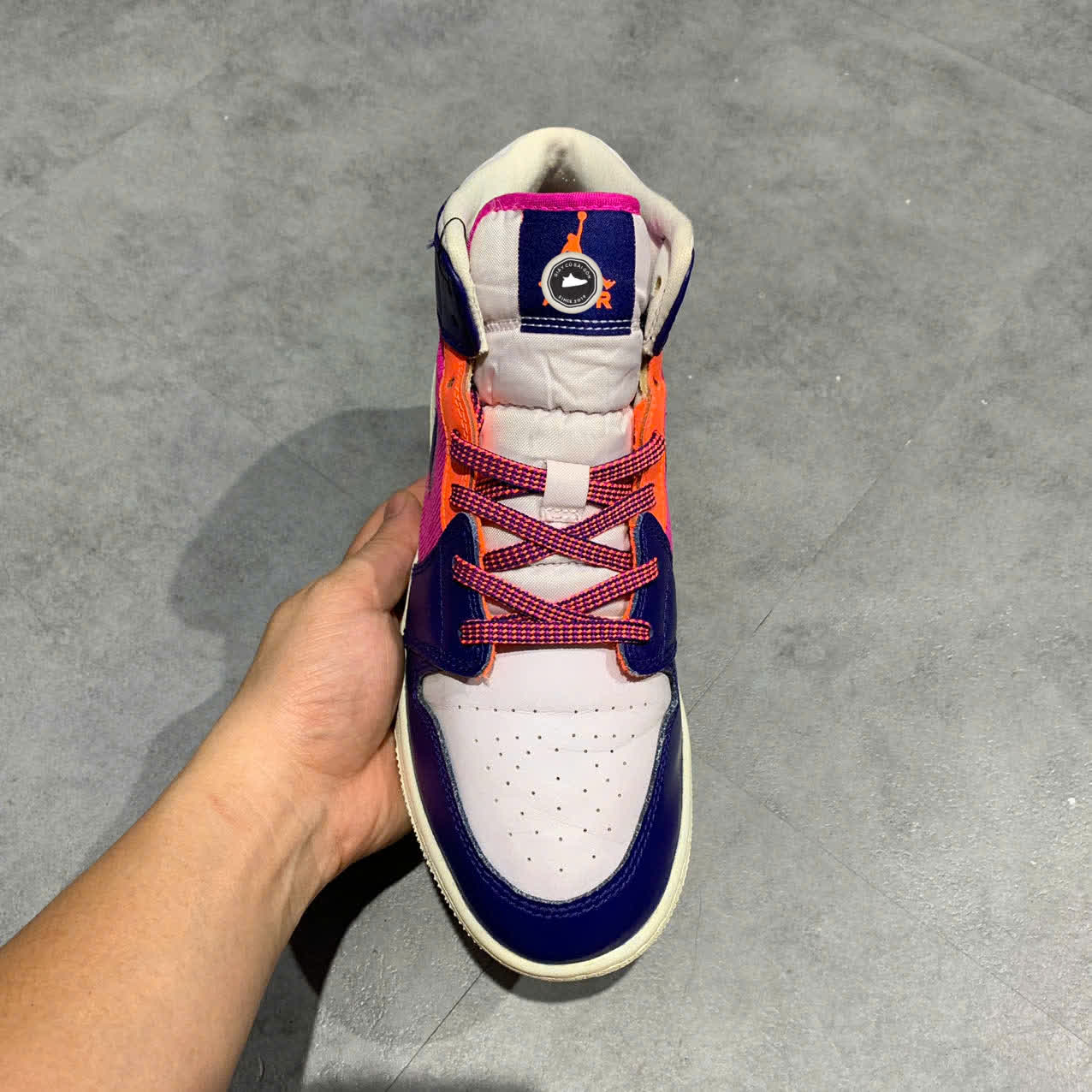 AIR JORDAN 1 MID (GS) – REGALY PURPLE FIRE PINK (mã 555112-602) SIZE 40 GIÀY 2HAND CHÍNH HÃNG PVN19800