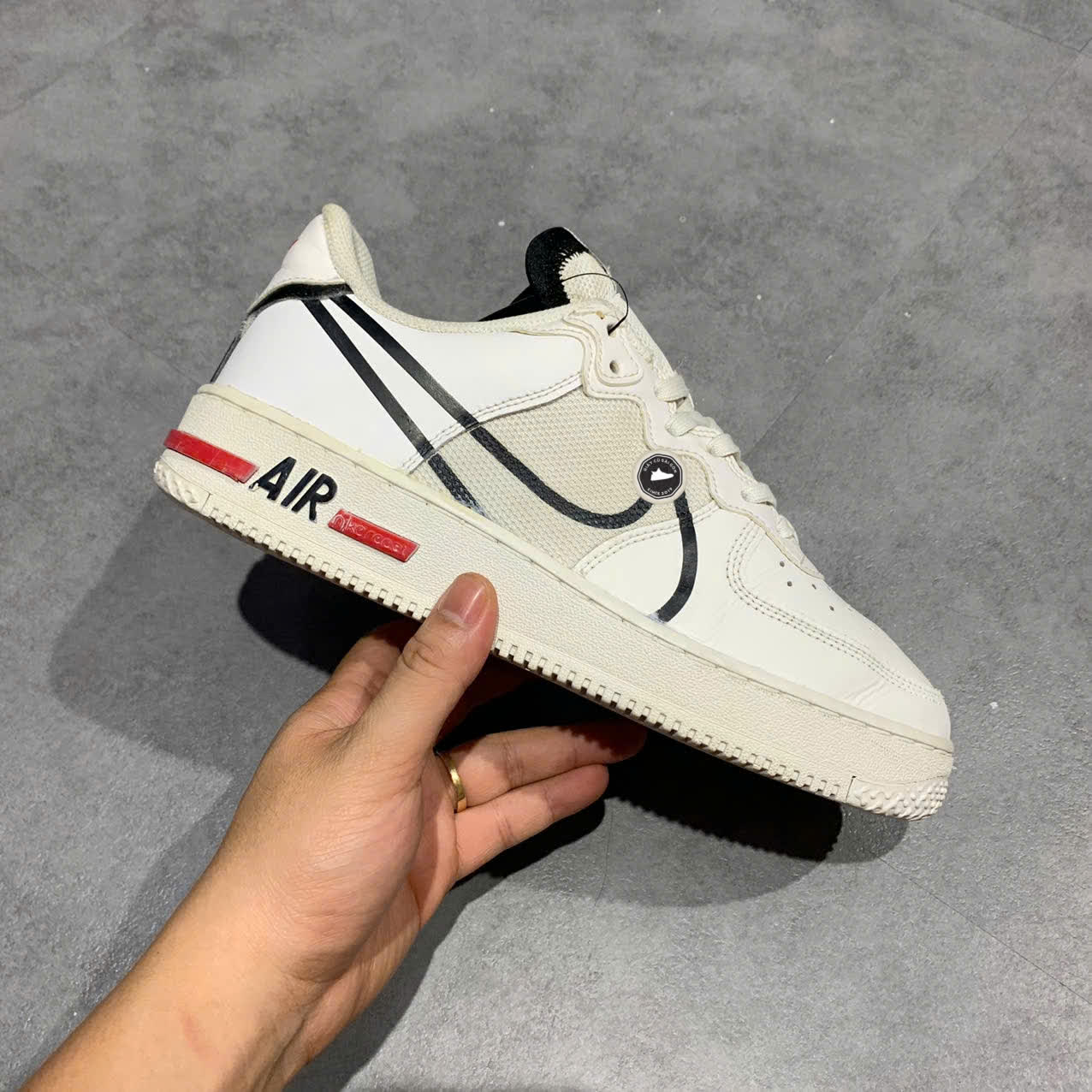 NIKE AIR FORCE REACT D/MS/X CD4366-100 (White/Black-University Red) SIZE 40 GIÀY 2HAND CHÍNH HÃNG PVN19809