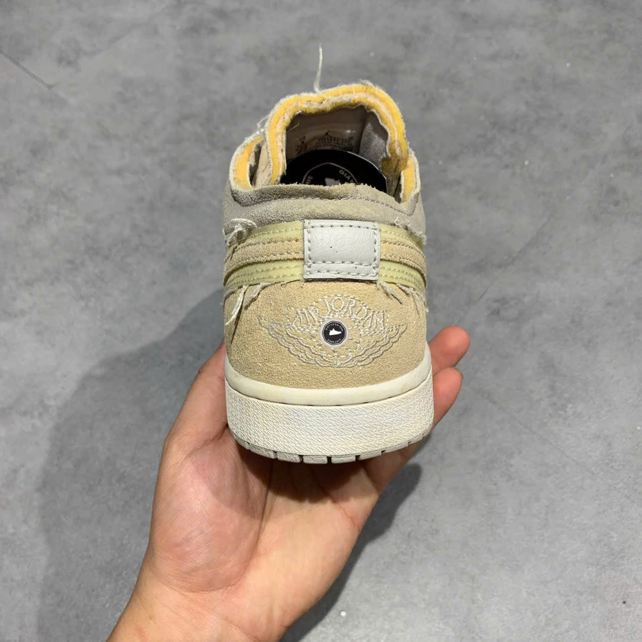 NIKE AIR JORDAN 1 LOW SE CRAFT INSIDE OUT DN1635 100 SIZE 41 GIÀY 2HAND CHÍNH HÃNG PVN19753