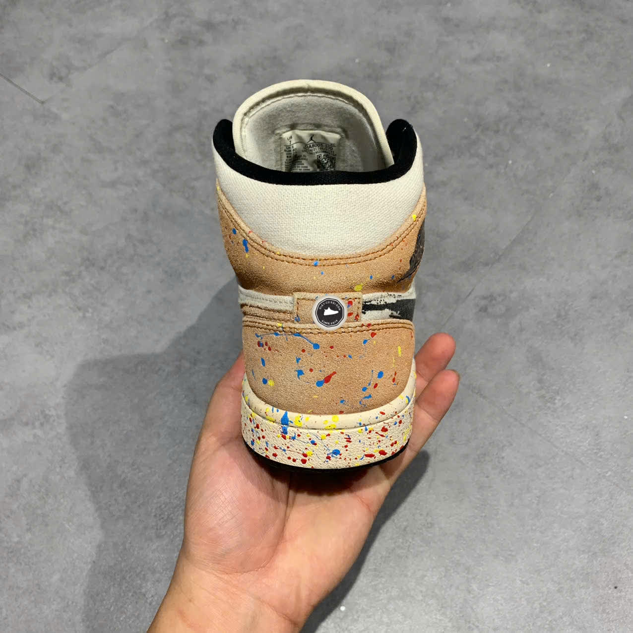 NIKE AIR JORDAN 1 MID BRUSHSTROKE DA8005-100 SIZE 40 GIÀY 2HAND CHÍNH HÃNG PVN19757