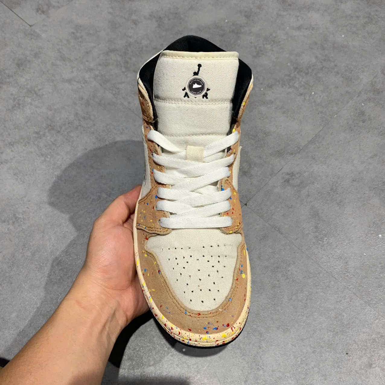 NIKE AIR JORDAN 1 MID BRUSHSTROKE DA8005-100 SIZE 40 GIÀY 2HAND CHÍNH HÃNG PVN19757