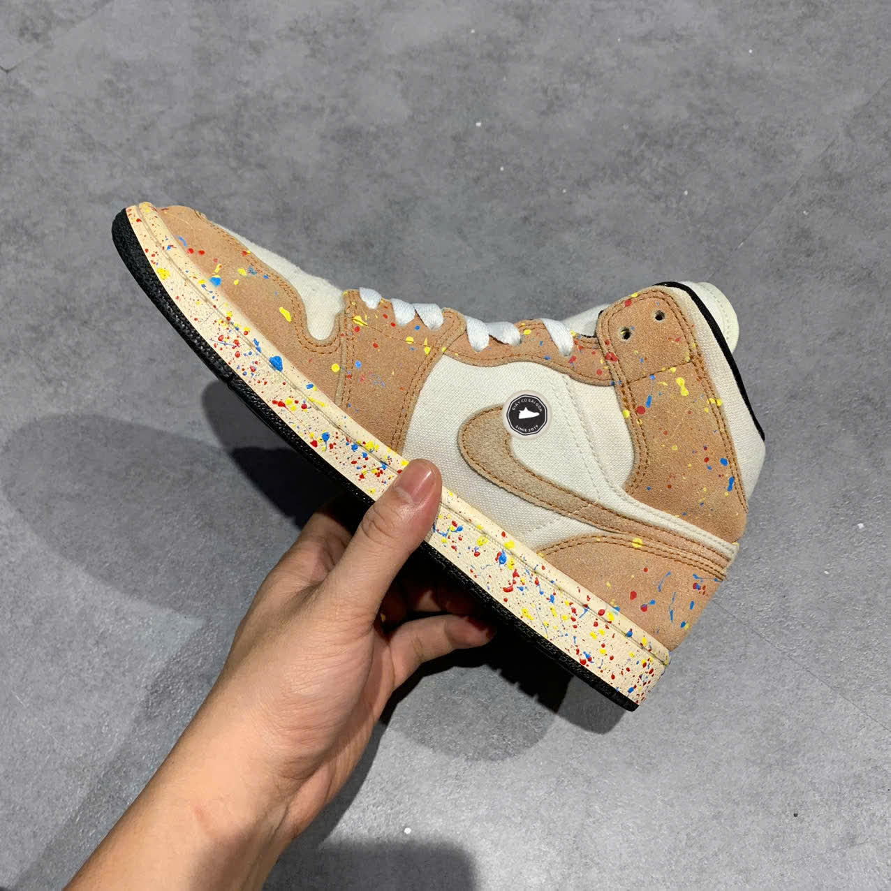 NIKE AIR JORDAN 1 MID BRUSHSTROKE DA8005-100 SIZE 40 GIÀY 2HAND CHÍNH HÃNG PVN19757