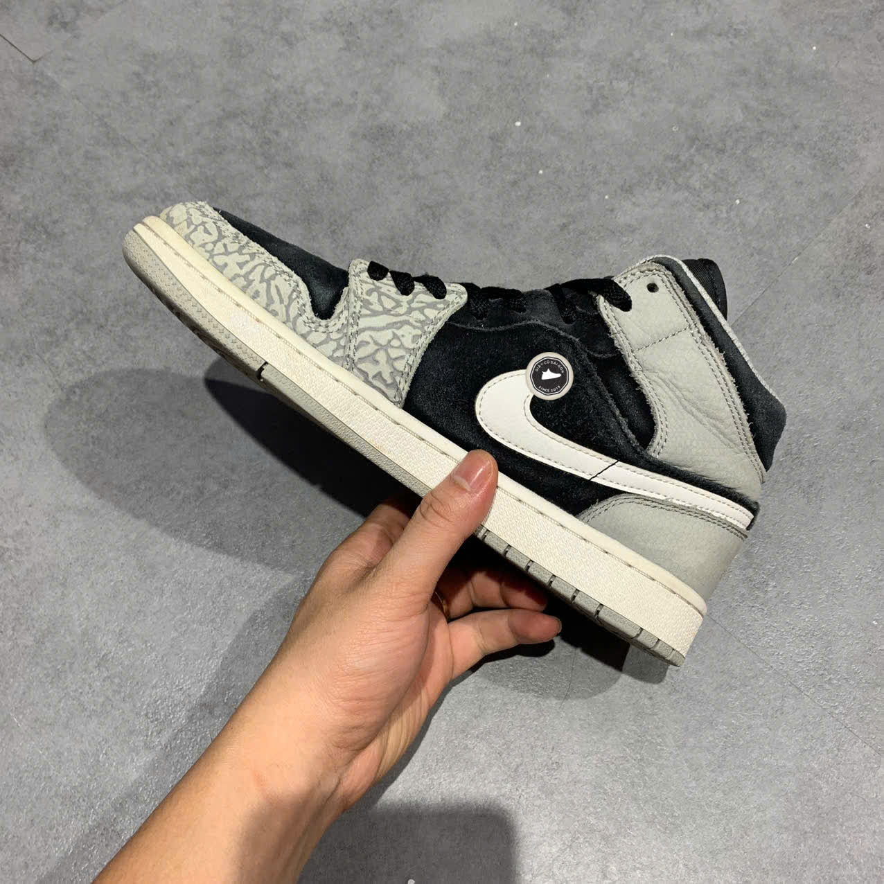 NIKE JORDAN 1 MID SE ELEPHANT PRINT DM1200-016 SIZE 40 GIÀY 2HAND CHÍNH HÃNG PVN19791