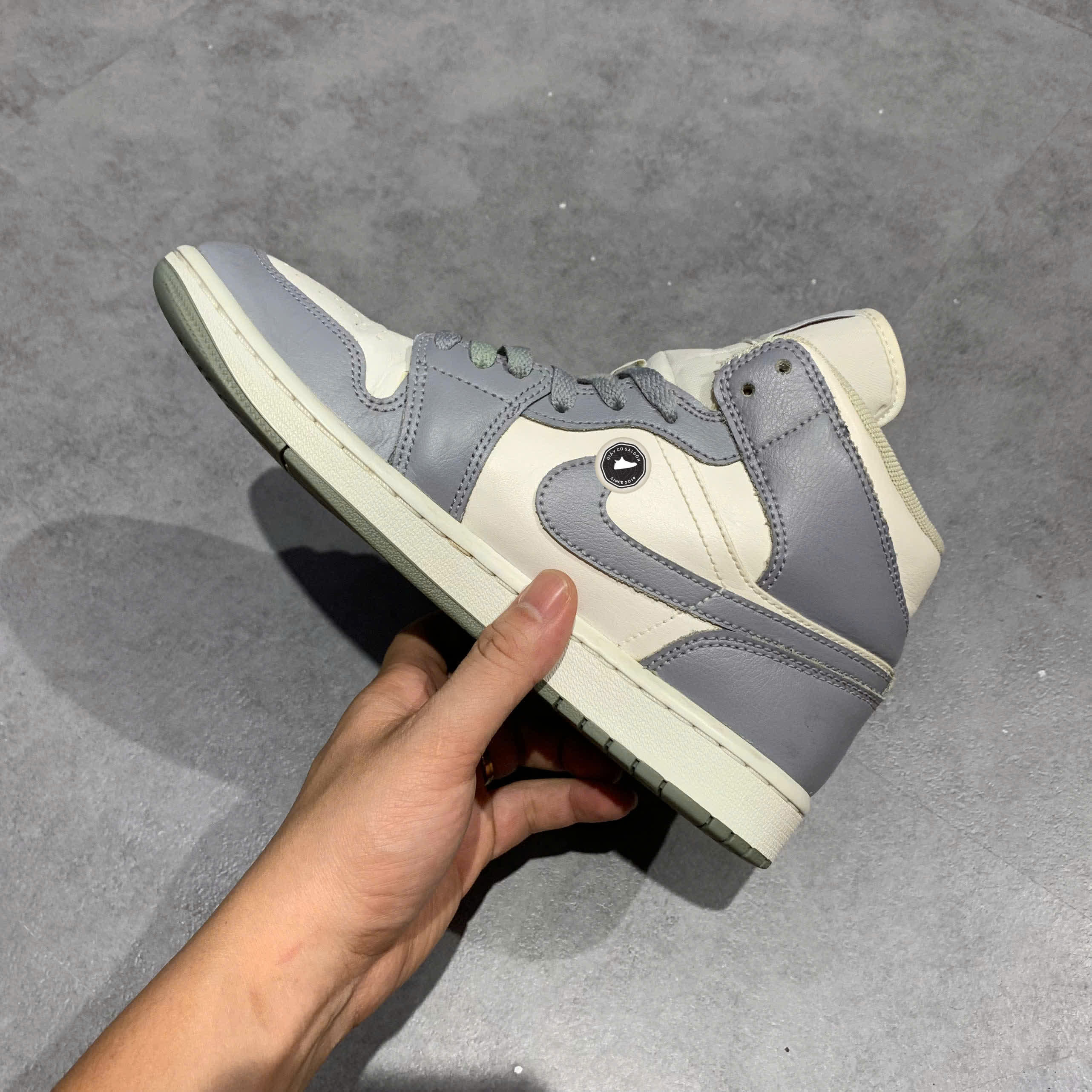 NIKE AIR JORDAN 1 MID 'STEALTH' BQ6472-115 GIÀY 2HAND CHÍNH HÃNG PVN19752