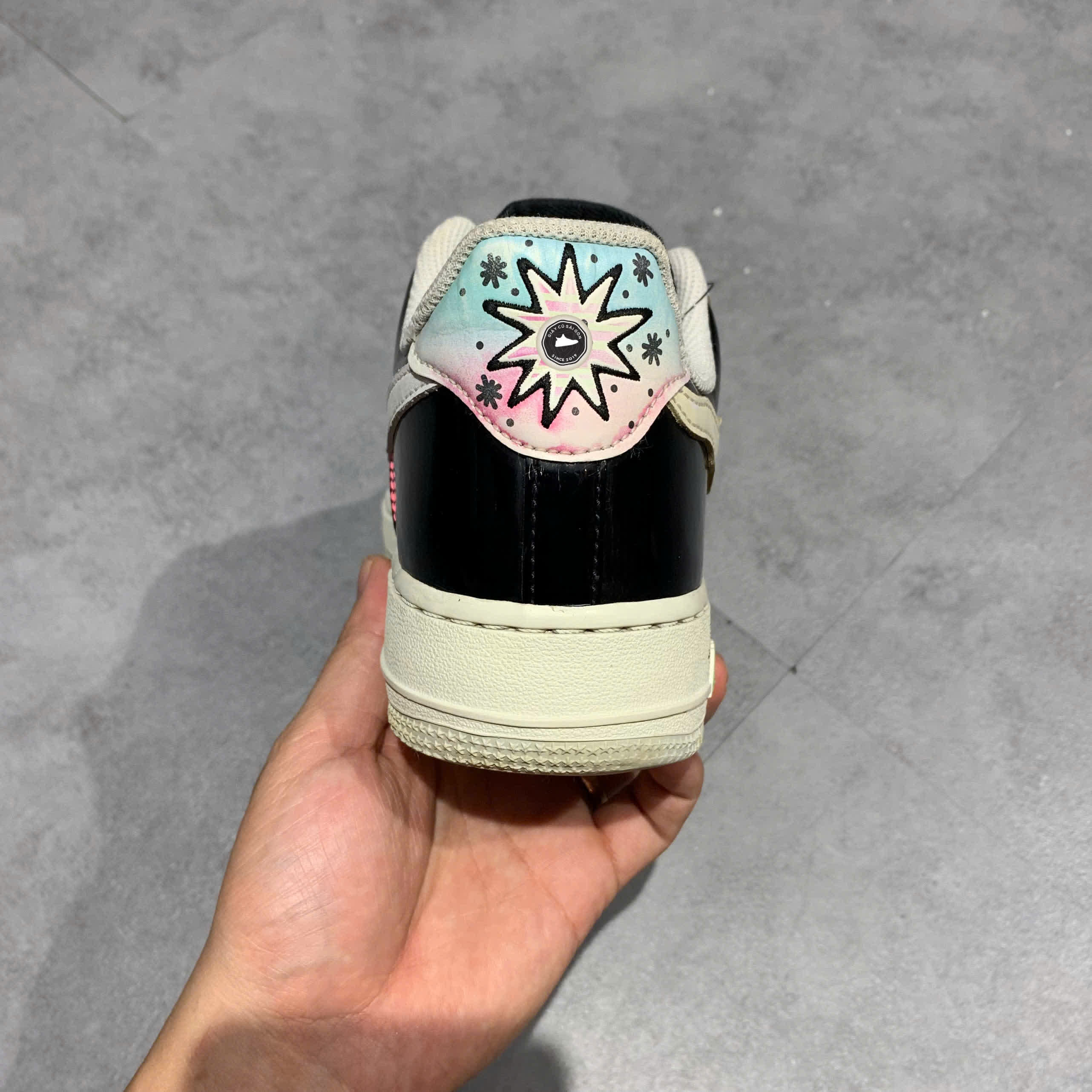 NIKE AIR FORCE 1 LOW “POP ART” DV1229-111 SIZE 41 GIÀY 2HAND CHÍNH HÃNG PVN19843