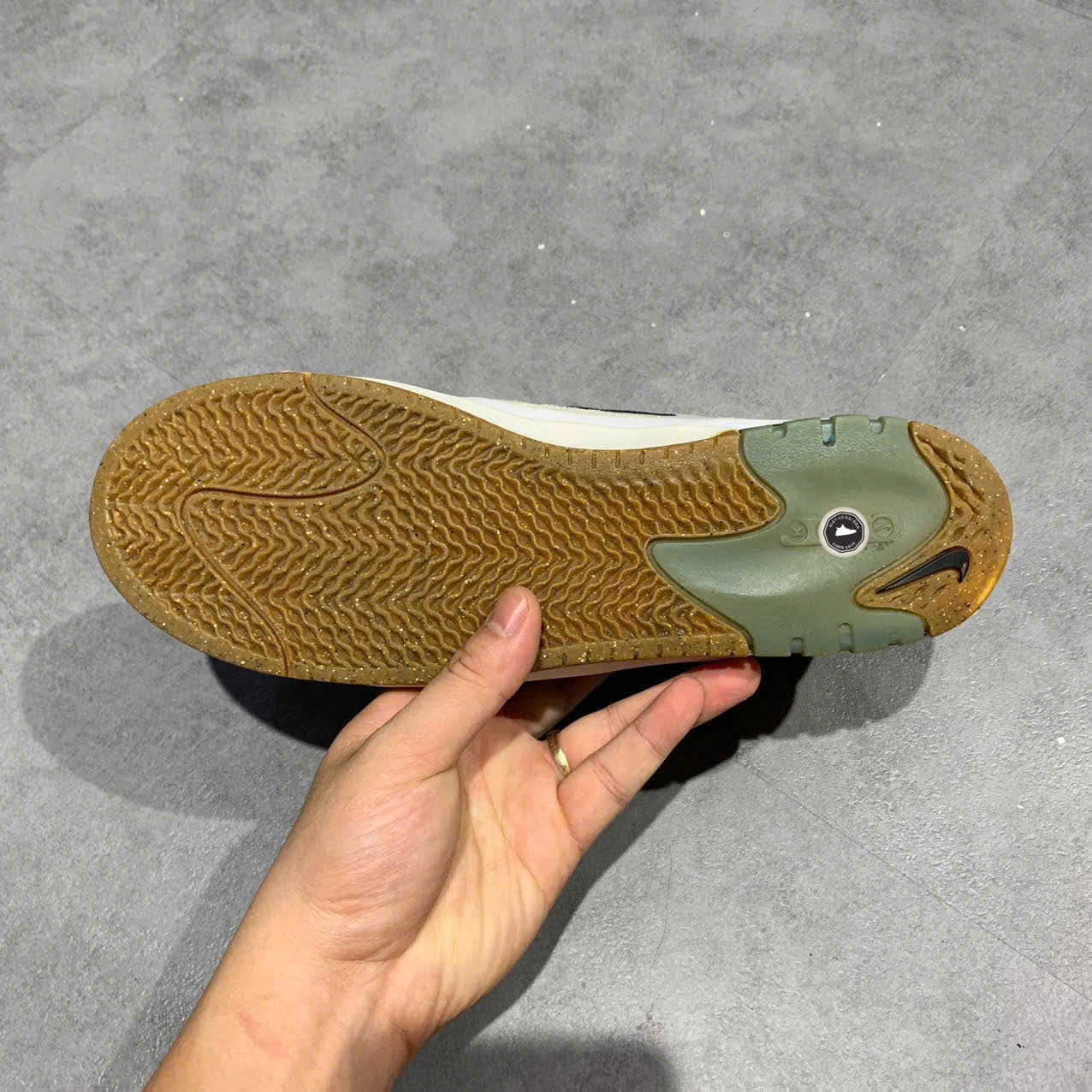 NIKE AIR MAX ISHOD WAIR SB "WHITE NAVY" FB2393-102 SIZE 42 GIÀY 2HAND CHÍNH HÃNG PVN19610