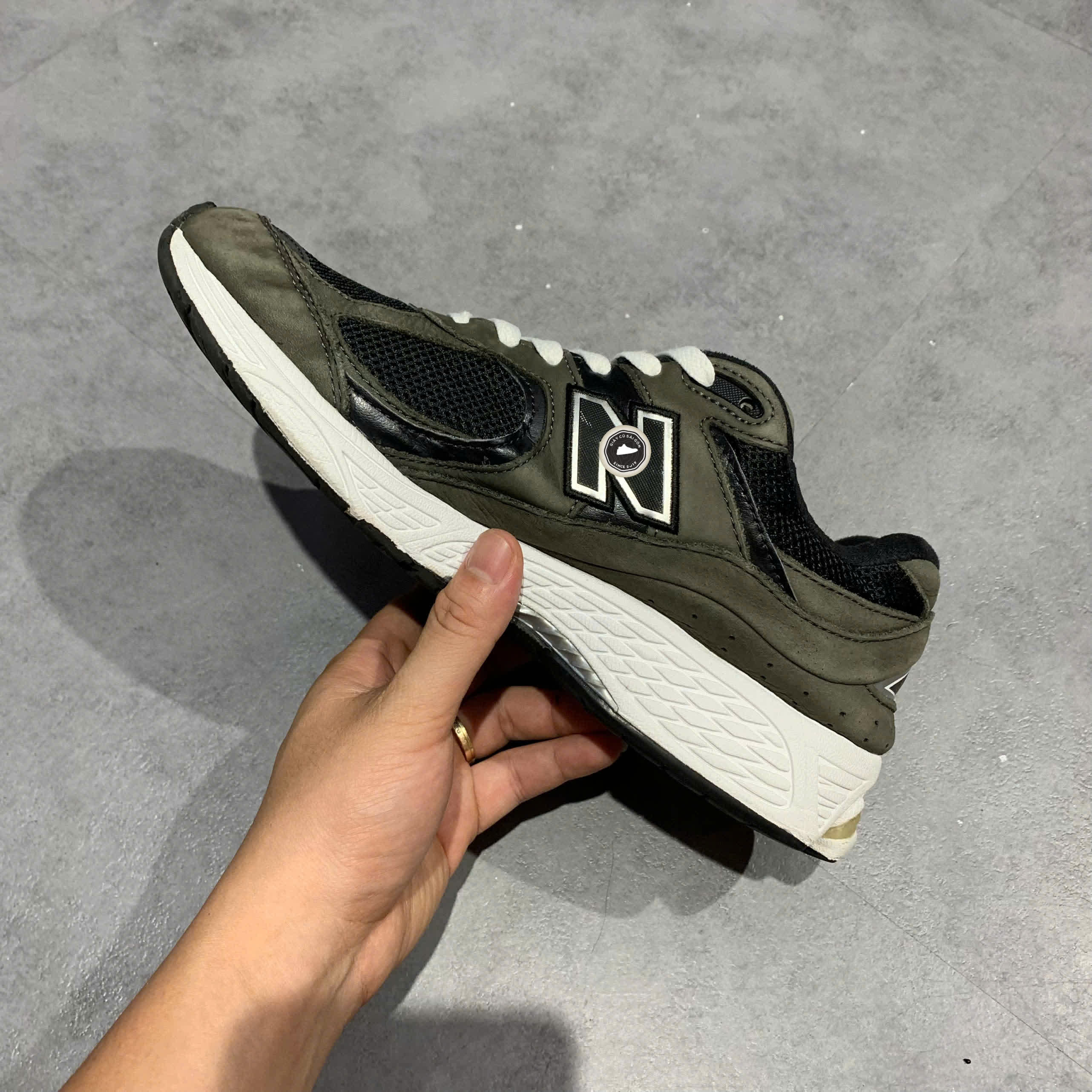 NEW BALANCE 2002R ML2002RB SIZE 42.5 GIÀY 2HAND CHÍNH HÃNG PVN19878