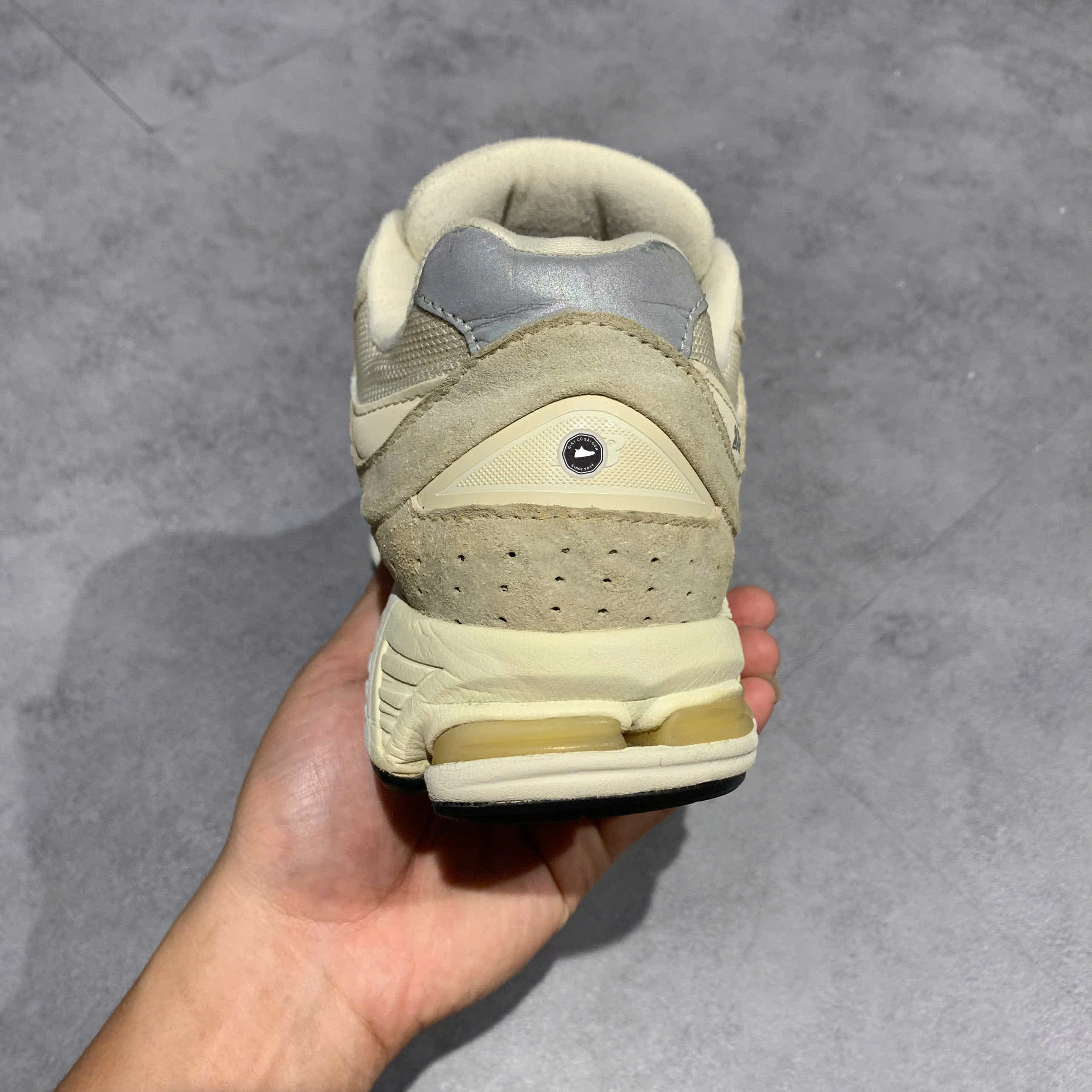 NEW BALANCE 2002R M2002RCC SIZE 42.5 GIÀY 2HAND CHÍNH HÃNG PVN19860