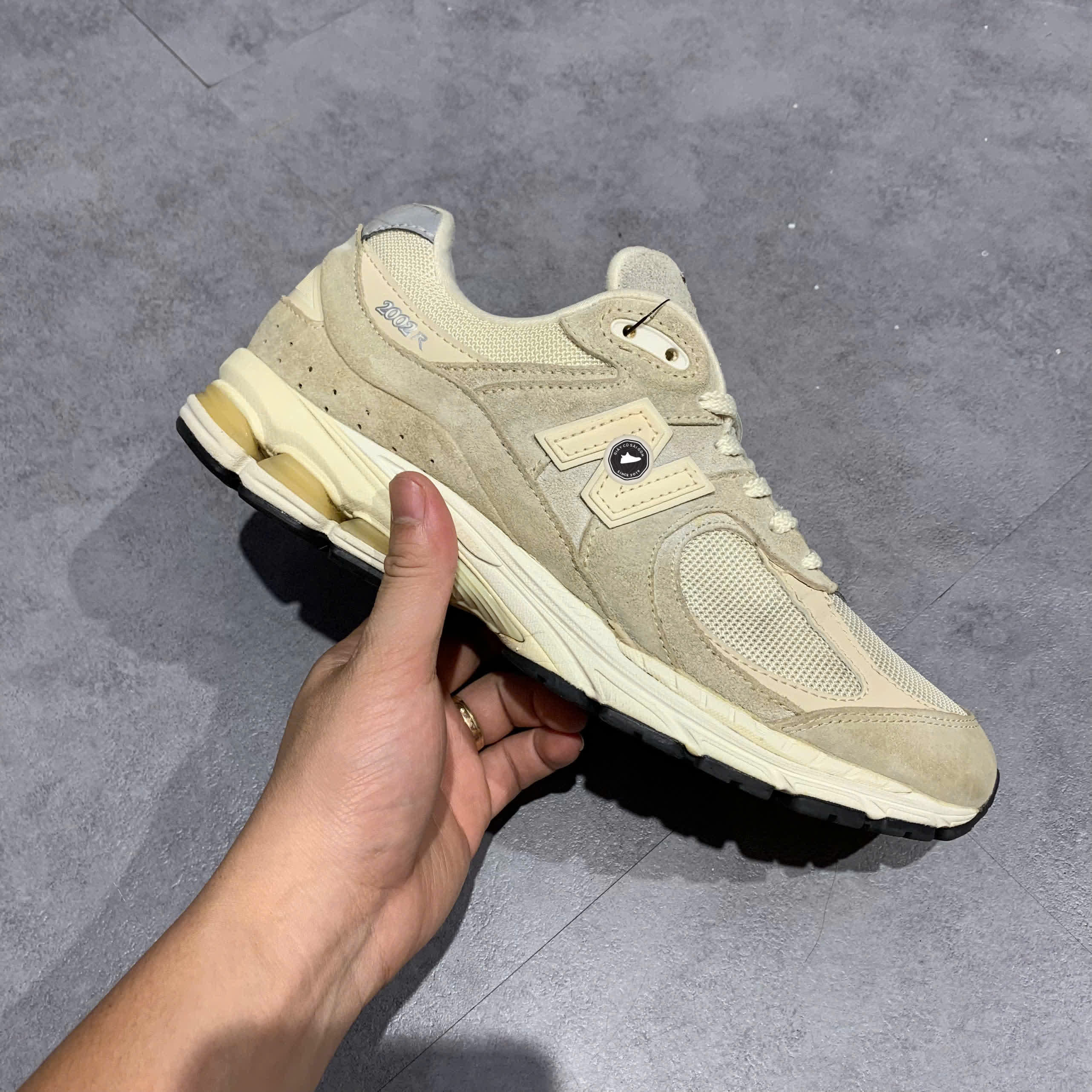 NEW BALANCE 2002R M2002RCC SIZE 42.5 GIÀY 2HAND CHÍNH HÃNG PVN19860