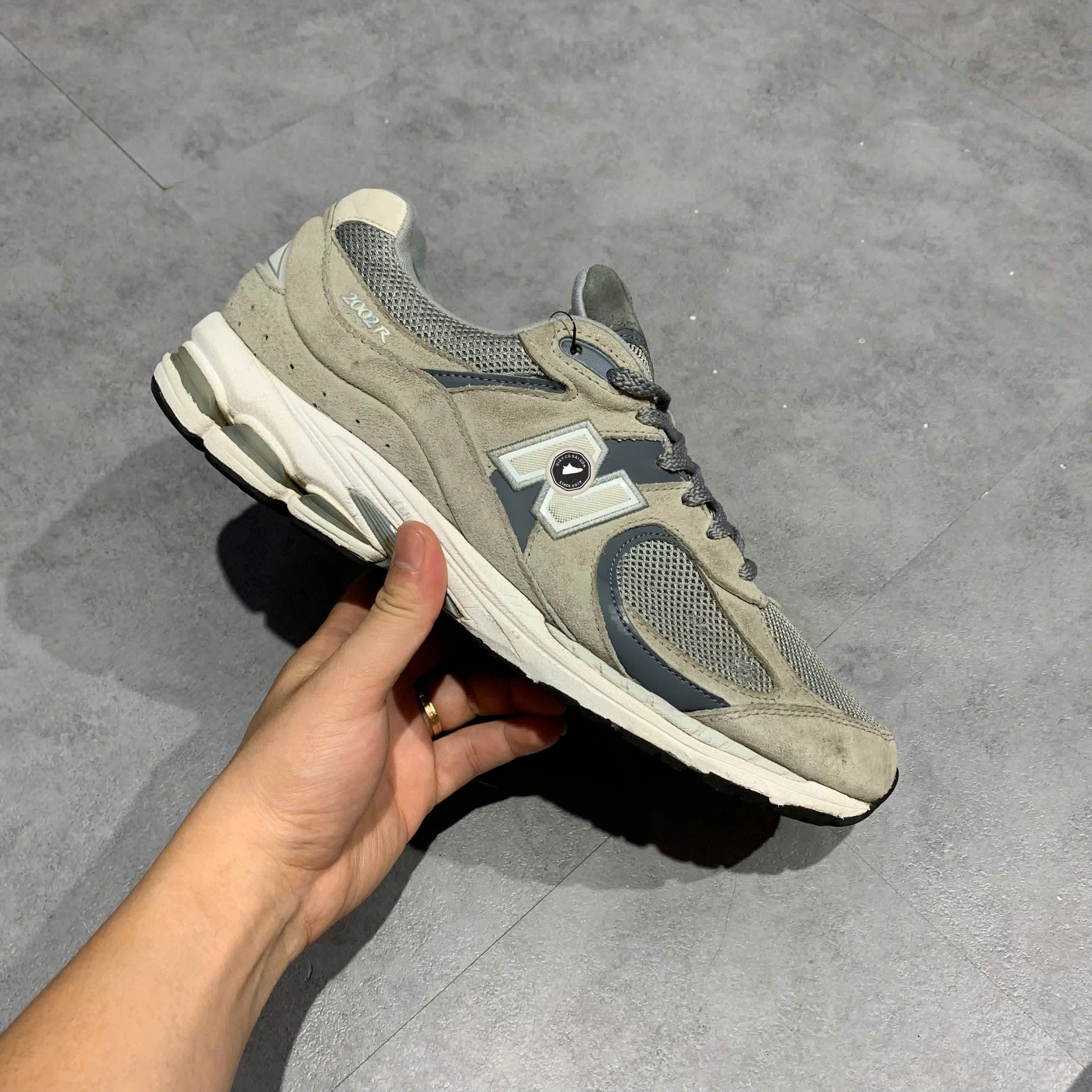 NEW BALANCE 2002R M2002RST SIZE 44 GIÀY 2HAND CHÍNH HÃNG PVN19861