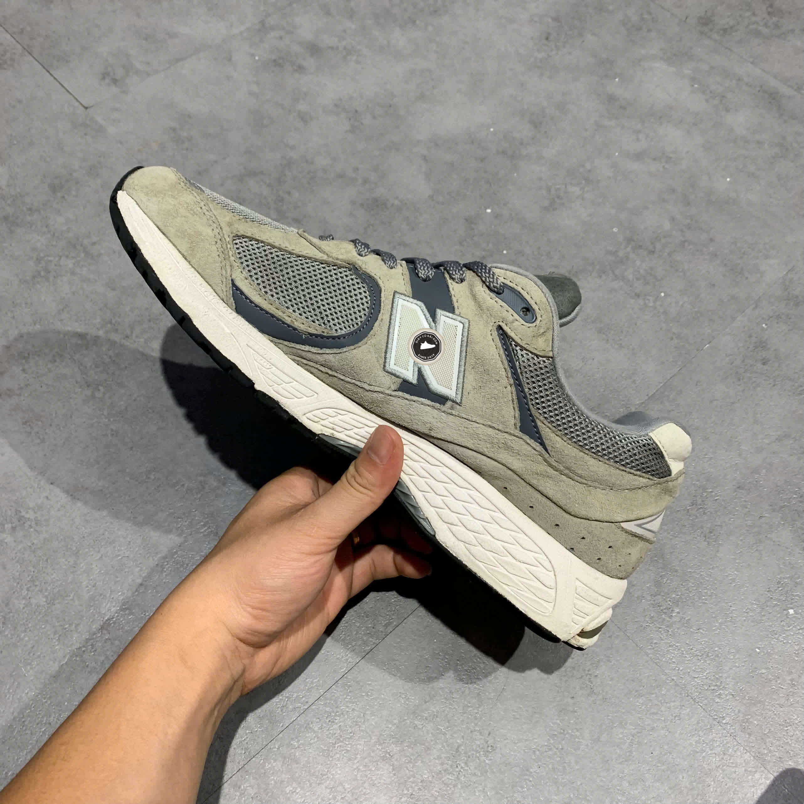 NEW BALANCE 2002R M2002RST SIZE 44 GIÀY 2HAND CHÍNH HÃNG PVN19861