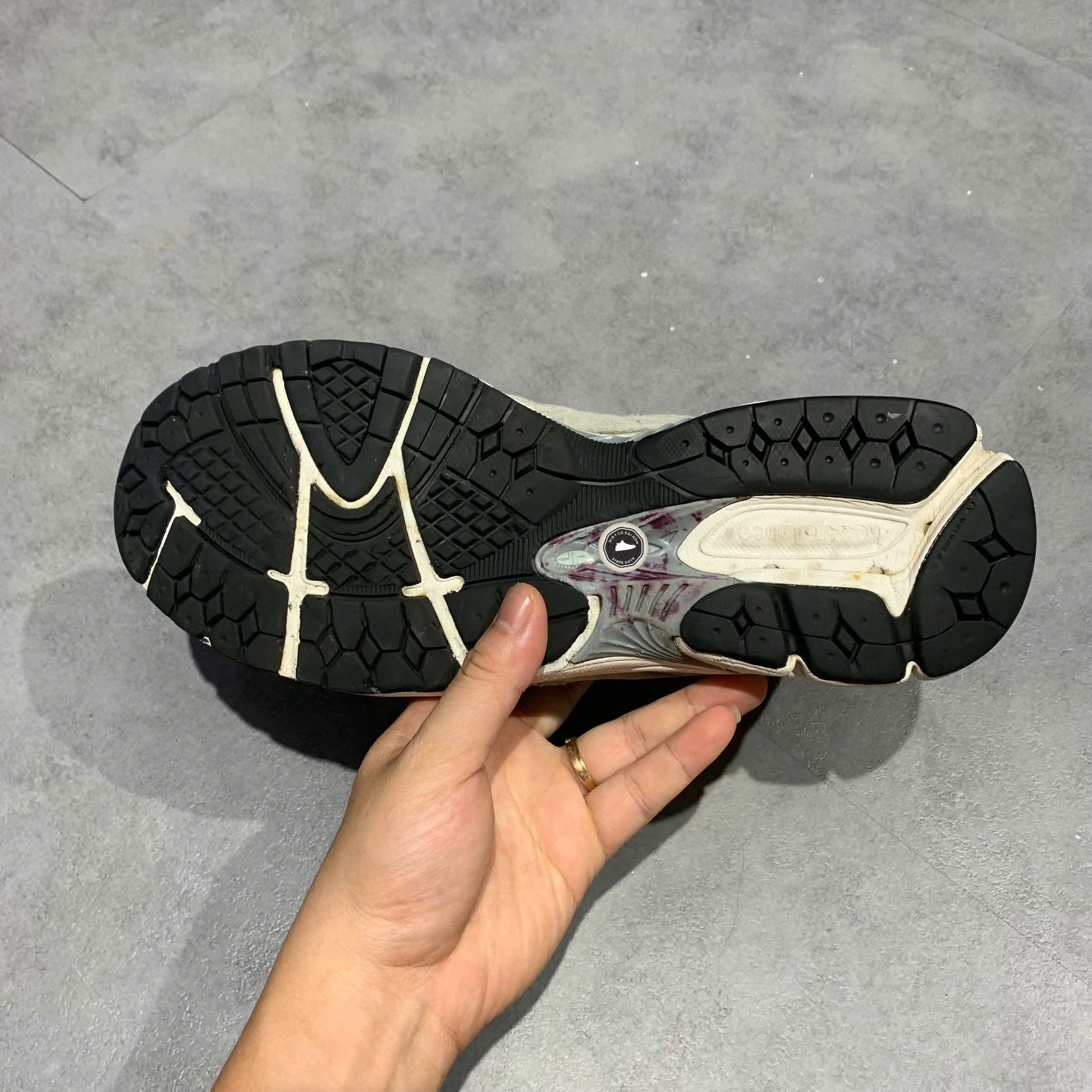 NEW BALANCE 2002R M2002RST SIZE 44 GIÀY 2HAND CHÍNH HÃNG PVN19861