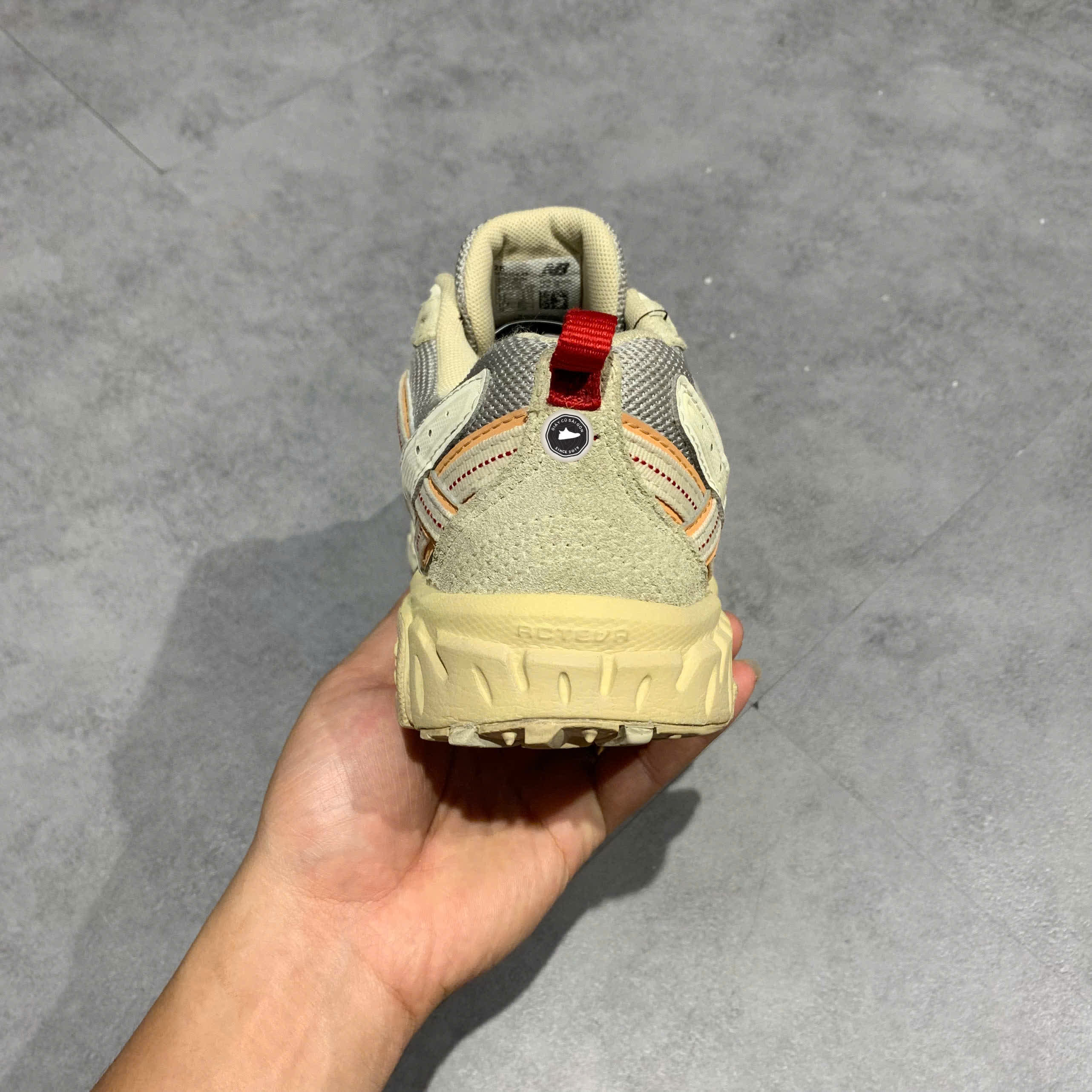 NEW BALANCE 410 MT410KA5 SIZE 41.5 GIÀY 2HAND CHÍNH HÃNG PVN19877