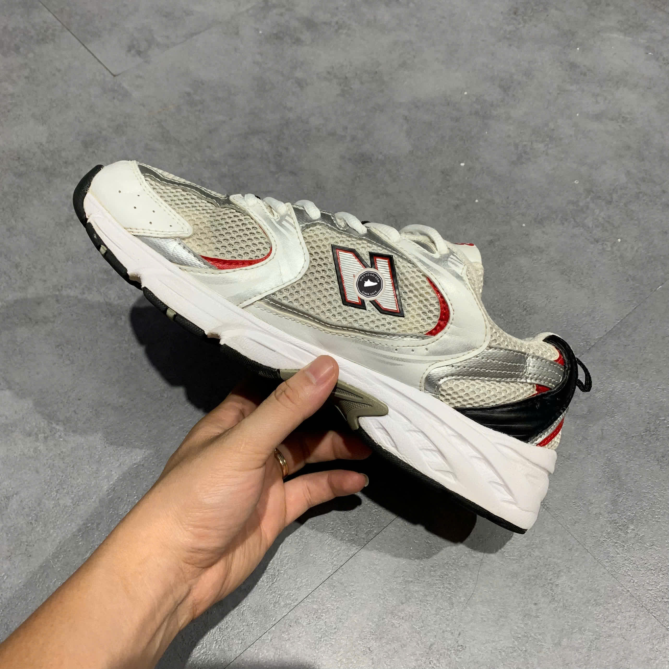 NEW BALANCE 530 MR530SA SIZE 42 GIÀY 2HAND CHÍNH HÃNG PVN19868