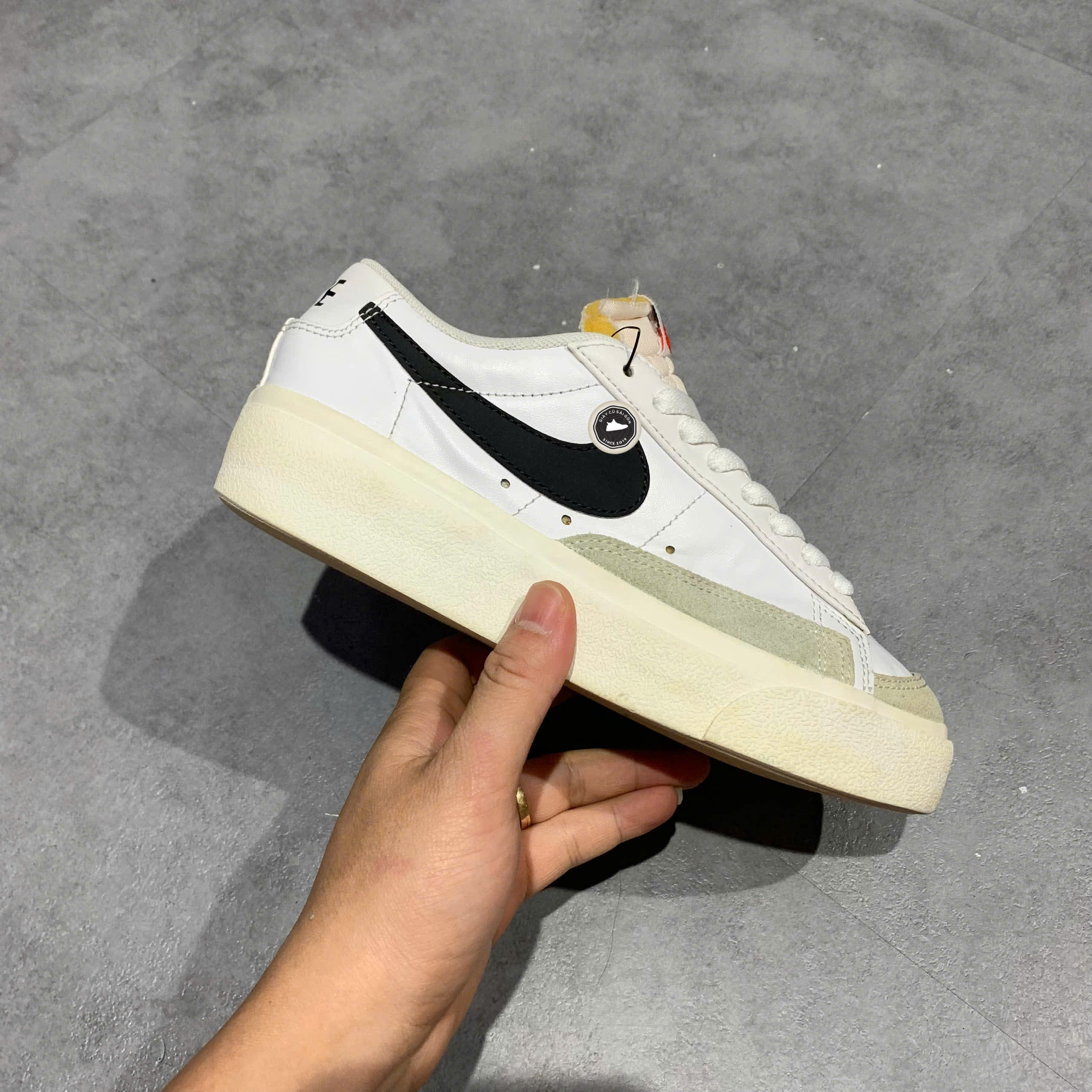 NIKE BLAZER LOW PLATFORM - DJ0292 101 - SIZE 36.5 GIÀY 2HAND CHÍNH HÃNG PVN20248