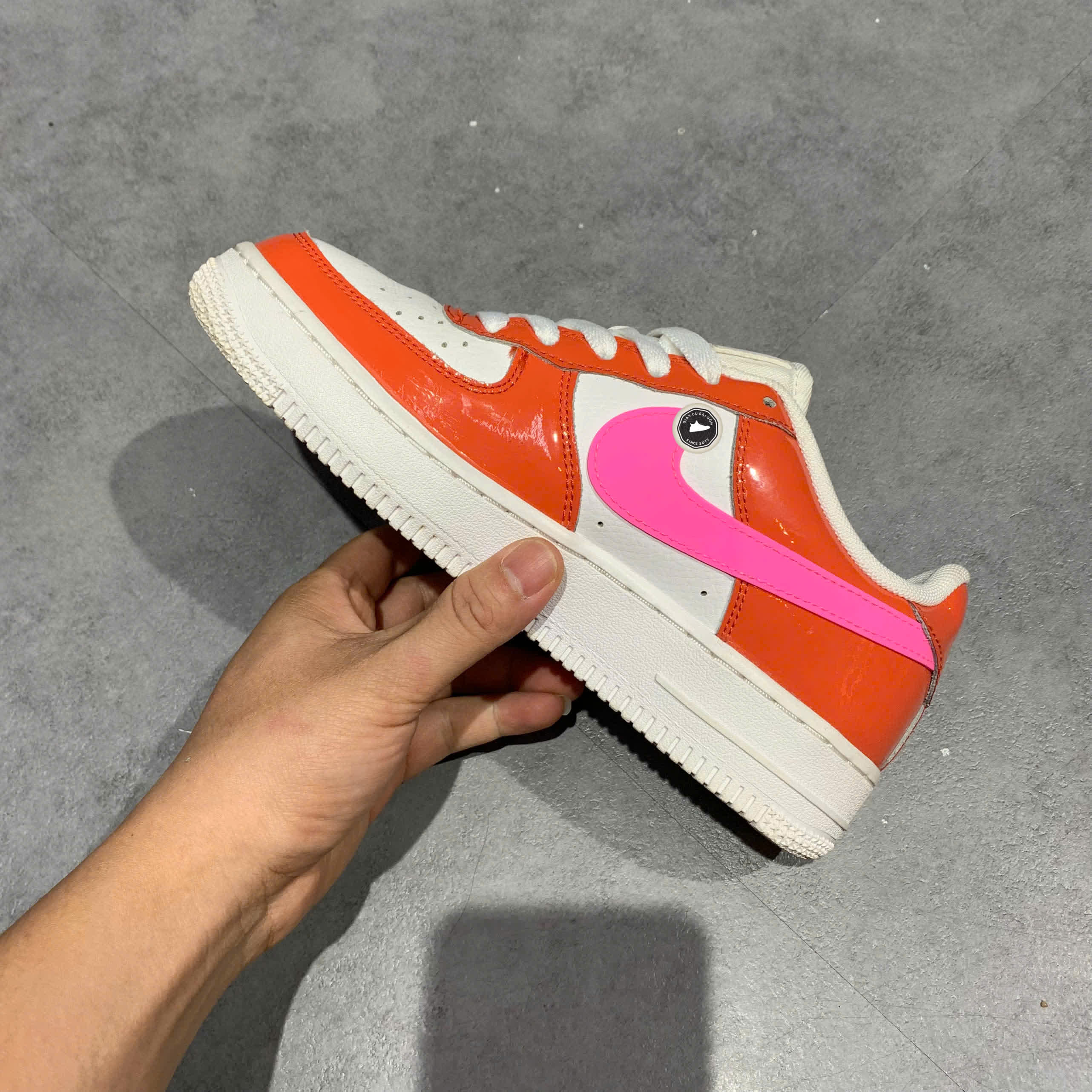 NIKE AIR FORCE 1 LOW VALENTINE’S DAY 2023 FD1031-600 SIZE 36.5 GIÀY 2HAND CHÍNH HÃNG PVN20118