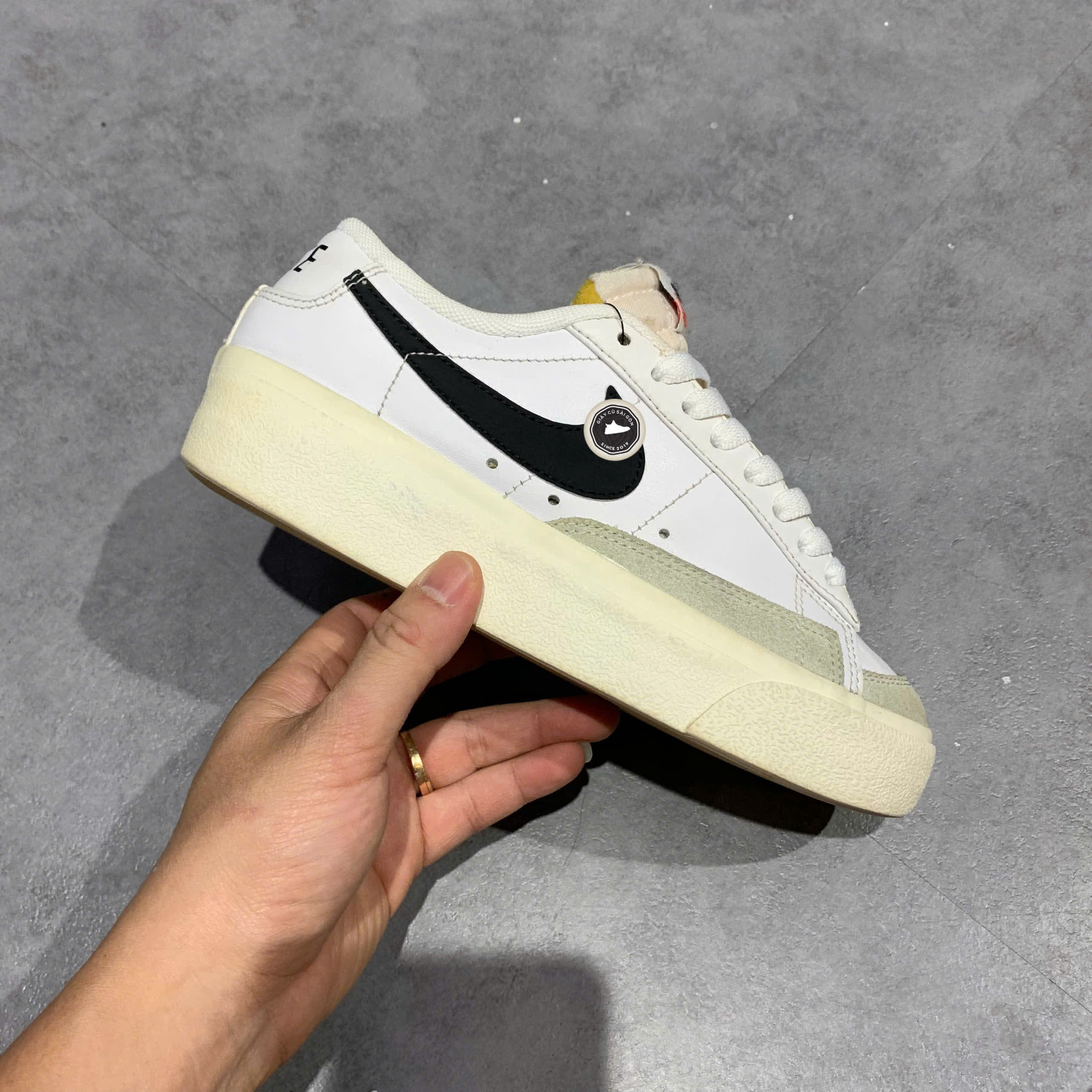 NIKE BLAZER LOW PLATFORM DJ0292-101 – SIZE 36.5 GIÀY 2HAND CHÍNH HÃNG – PVN20135