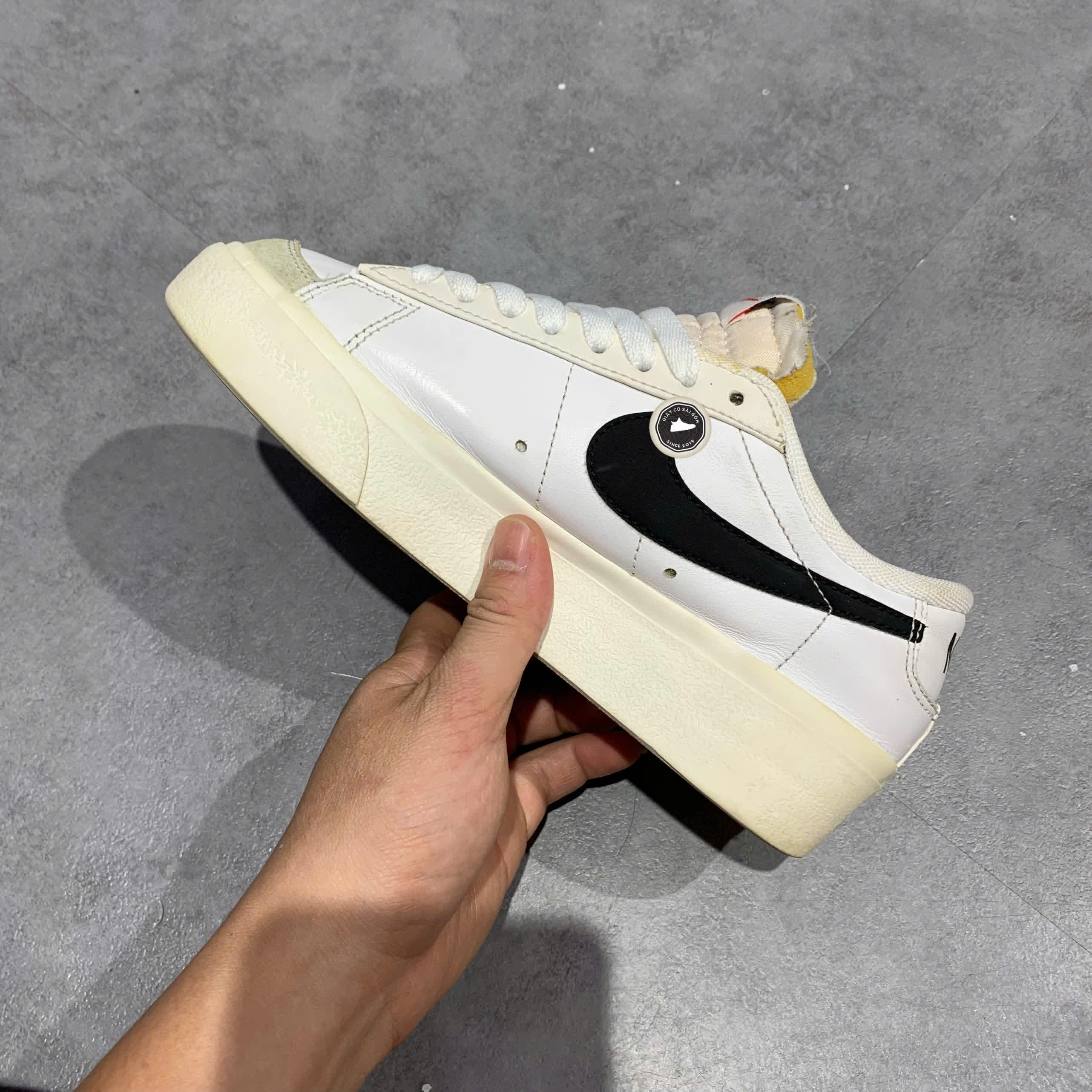 NIKE BLAZER LOW PLATFORM DJ0292-101 – SIZE 36.5 GIÀY 2HAND CHÍNH HÃNG – PVN20135