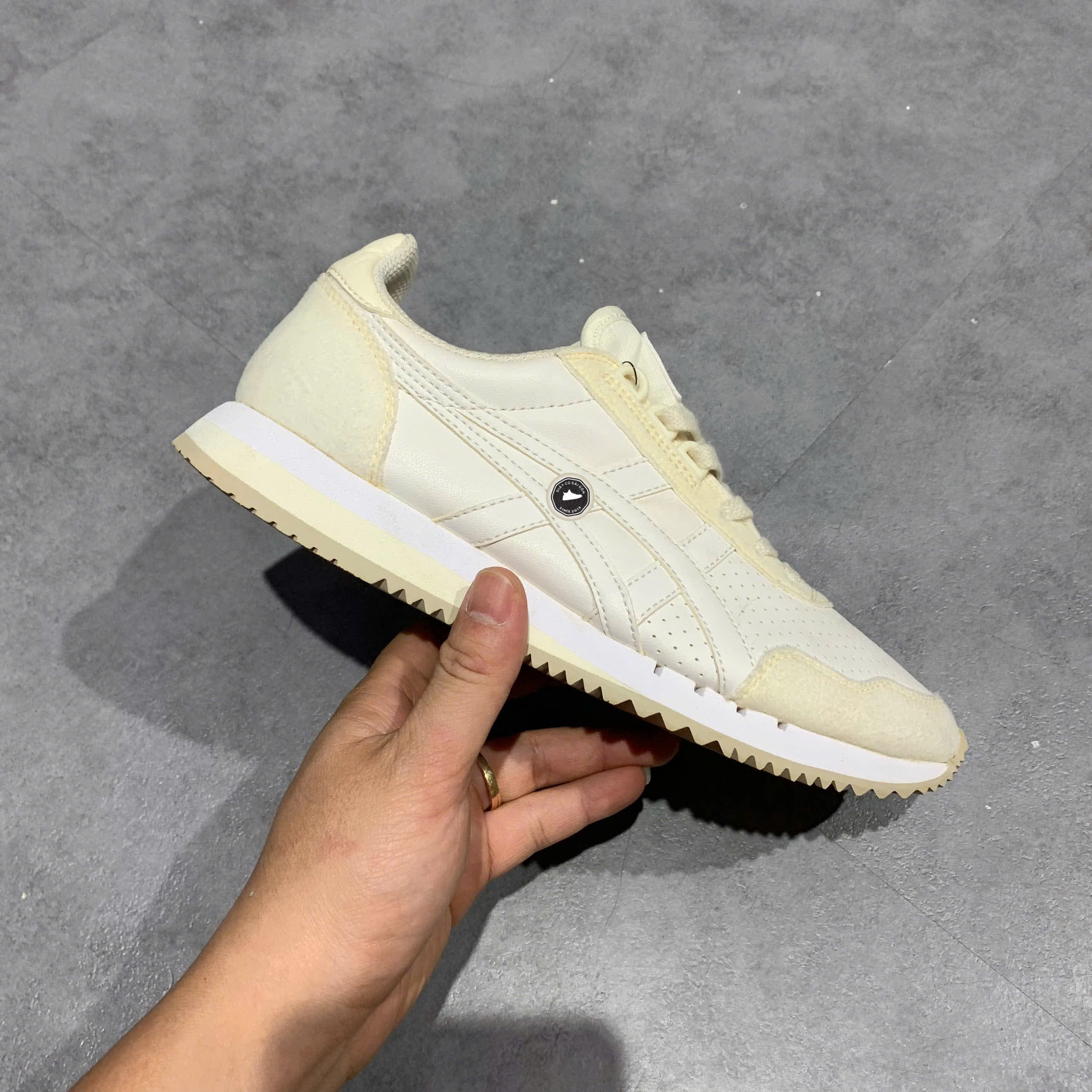 ONITSUKA TIGER DUALIO ‘WHITE’ 1183A508 SIZE 39 GIÀY 2HAND CHÍNH HÃNG PVN20180